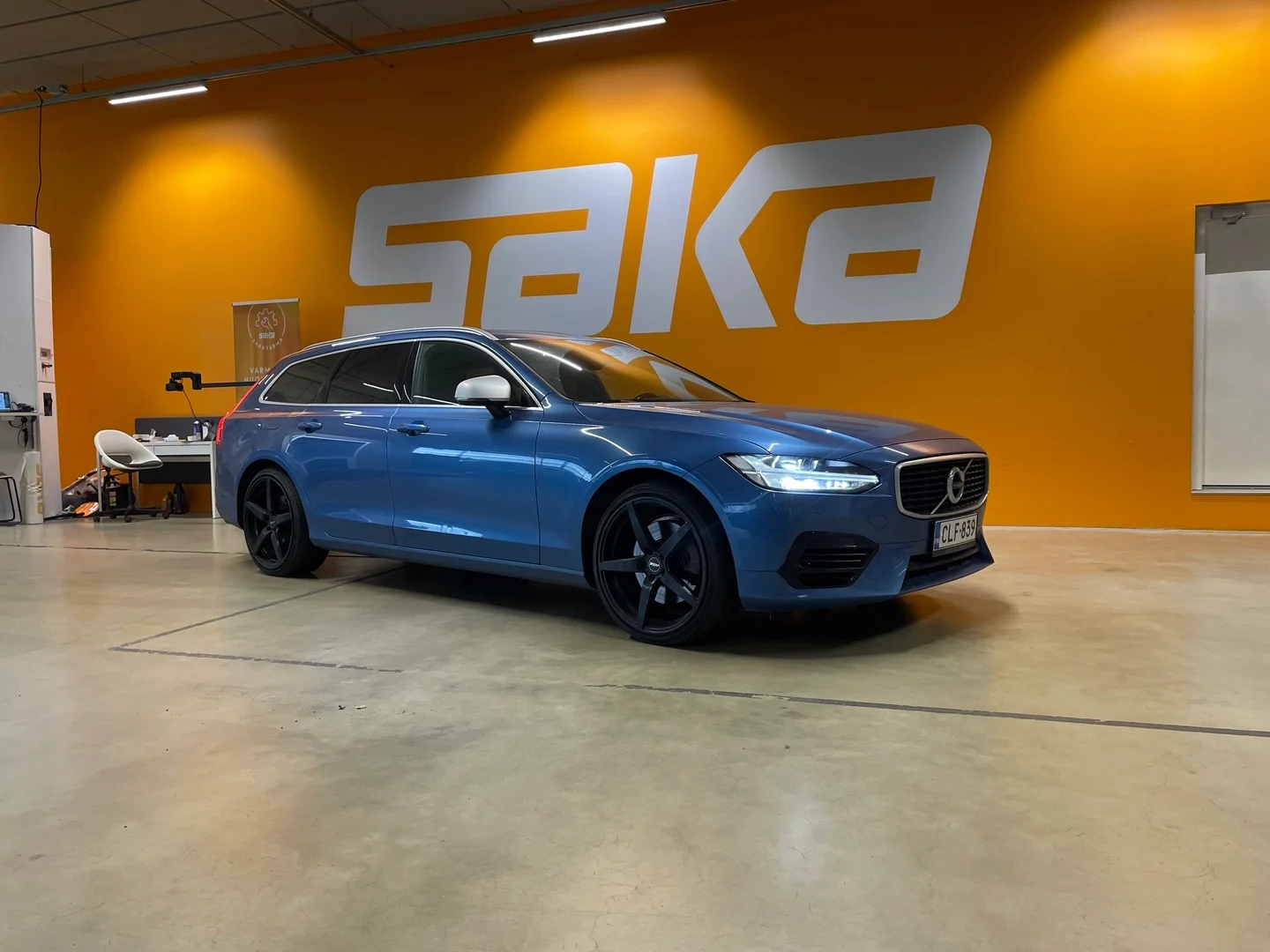 Car Image - 28zh28nGFNfDZlweSOLefU