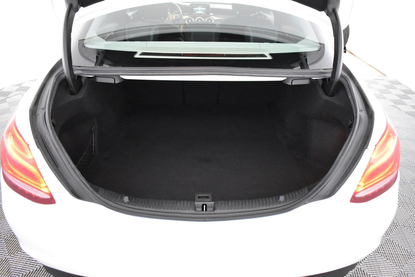 Car Image - 5zXV0ftXn8tpbfGHPld6o7