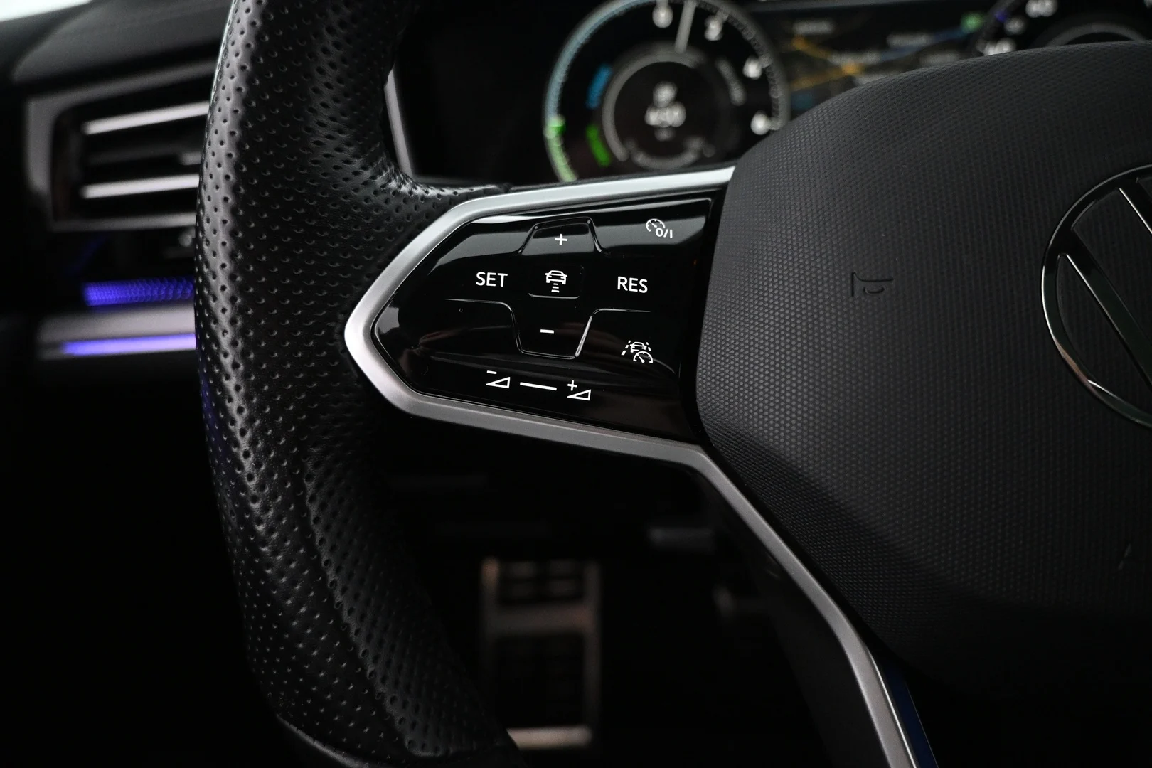 Car Image - wvnwtuucSVeP86wI0NqV1