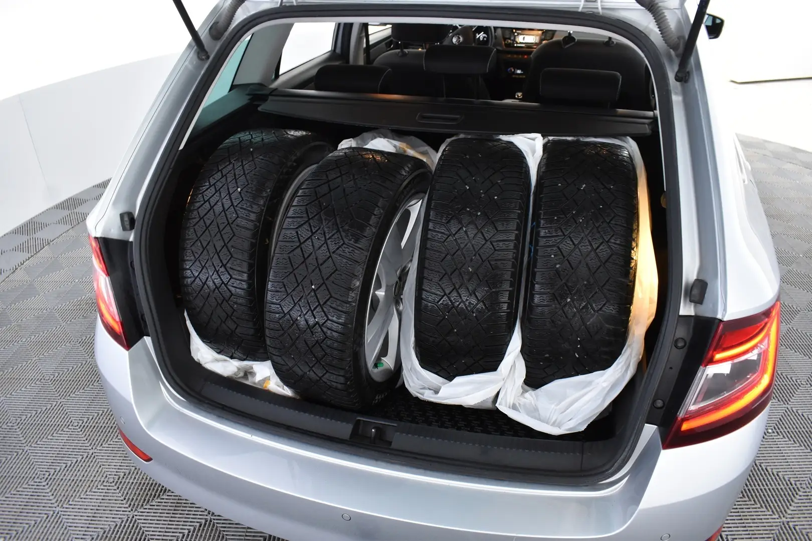 Car Image - 7fp6ymeHydvmQY42QntYiD