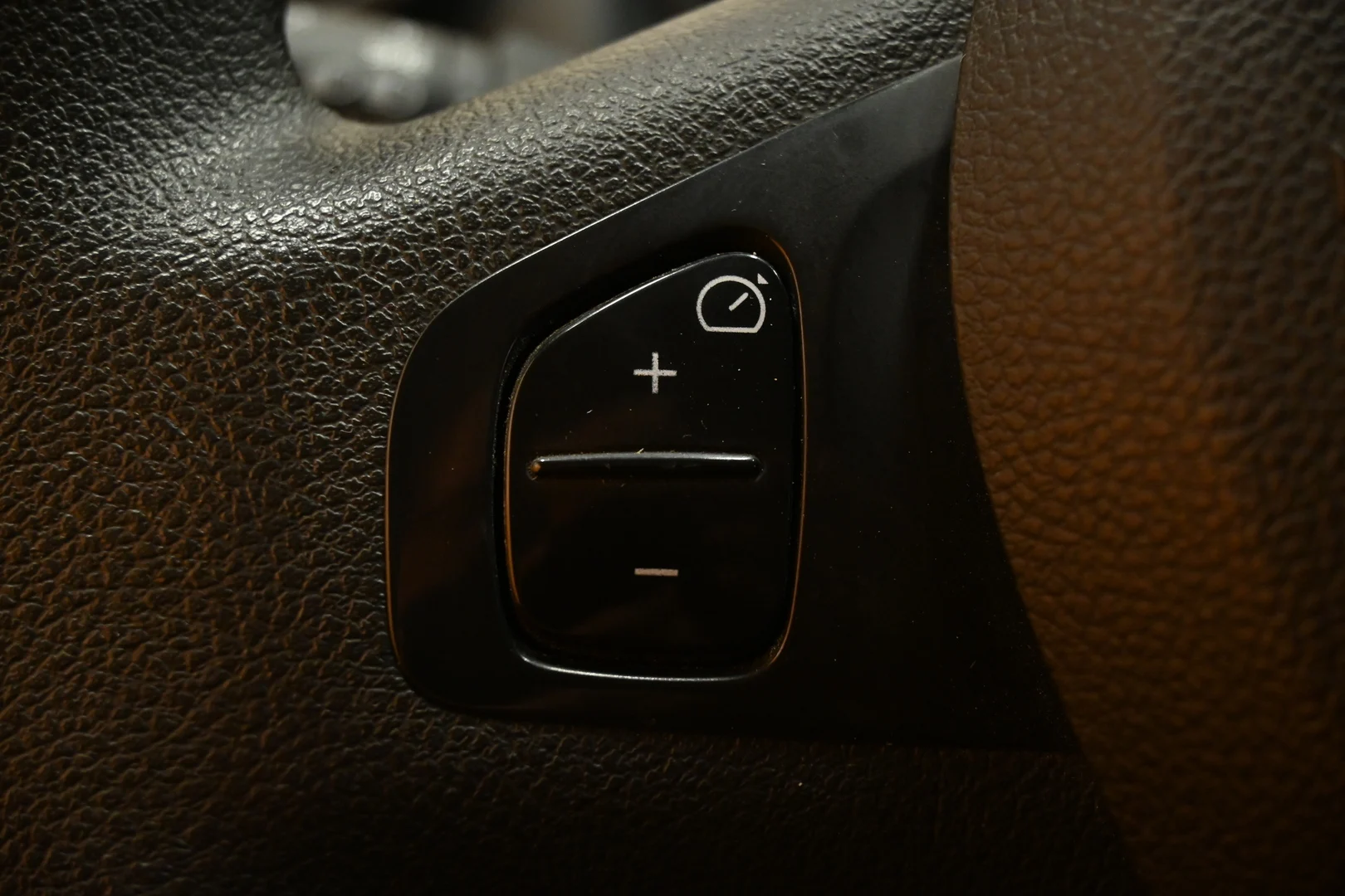 Car Image - 4sau6ONTwPAa8WSBnnijQ8