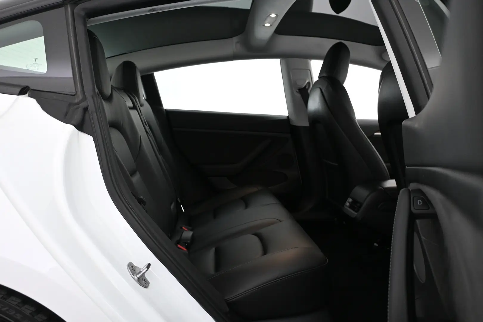 Car Image - 6usrxeYFo9gU9nqQrGiQpm