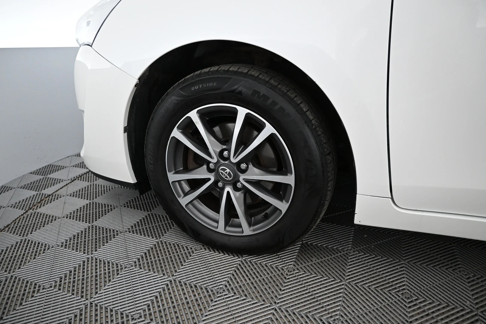 Car Image - 78r5gDNrdboXuTxrpXRFSs