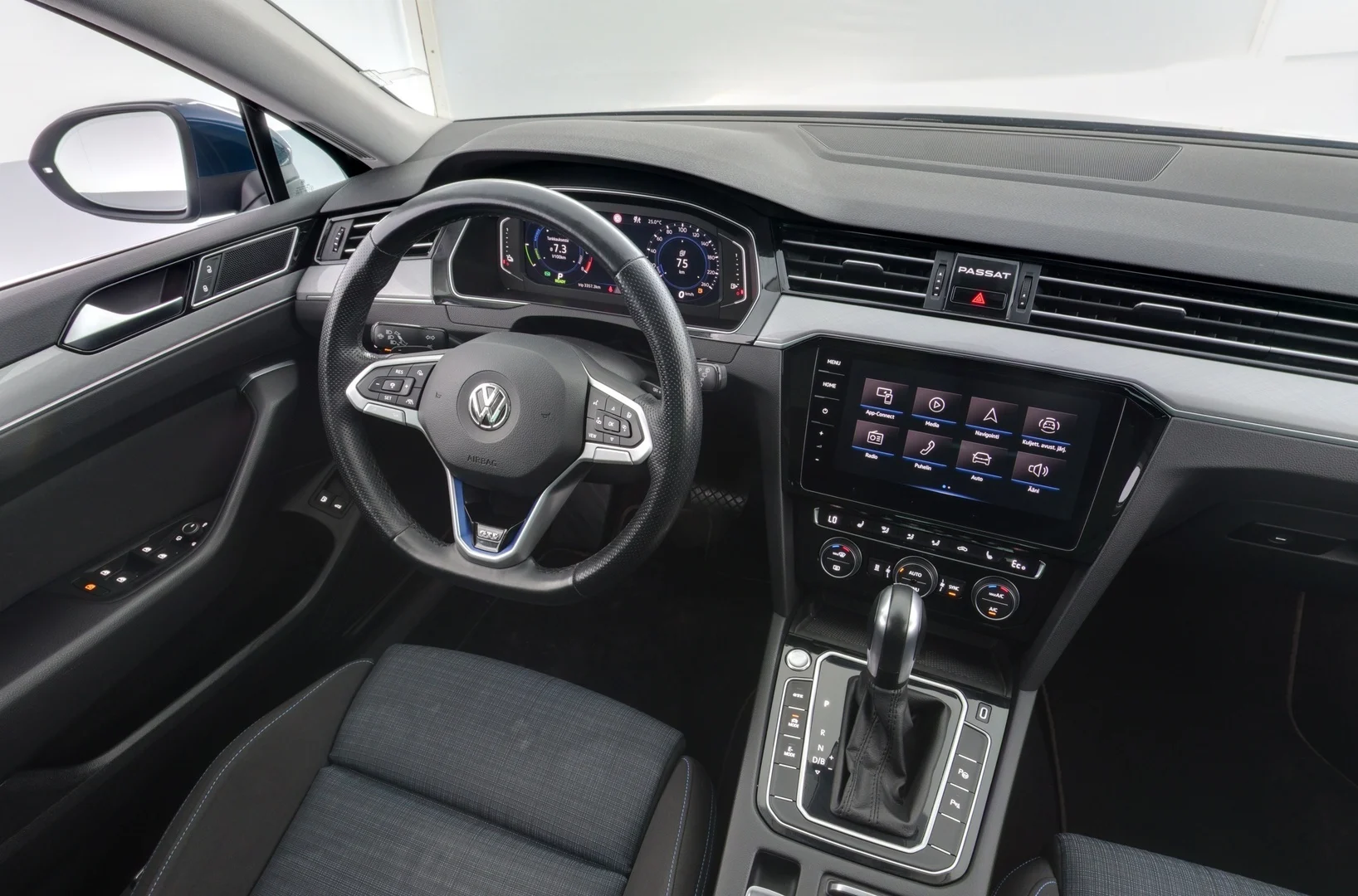 Car Image - 44Cy5i6oENg8V20nZ5DVJJ