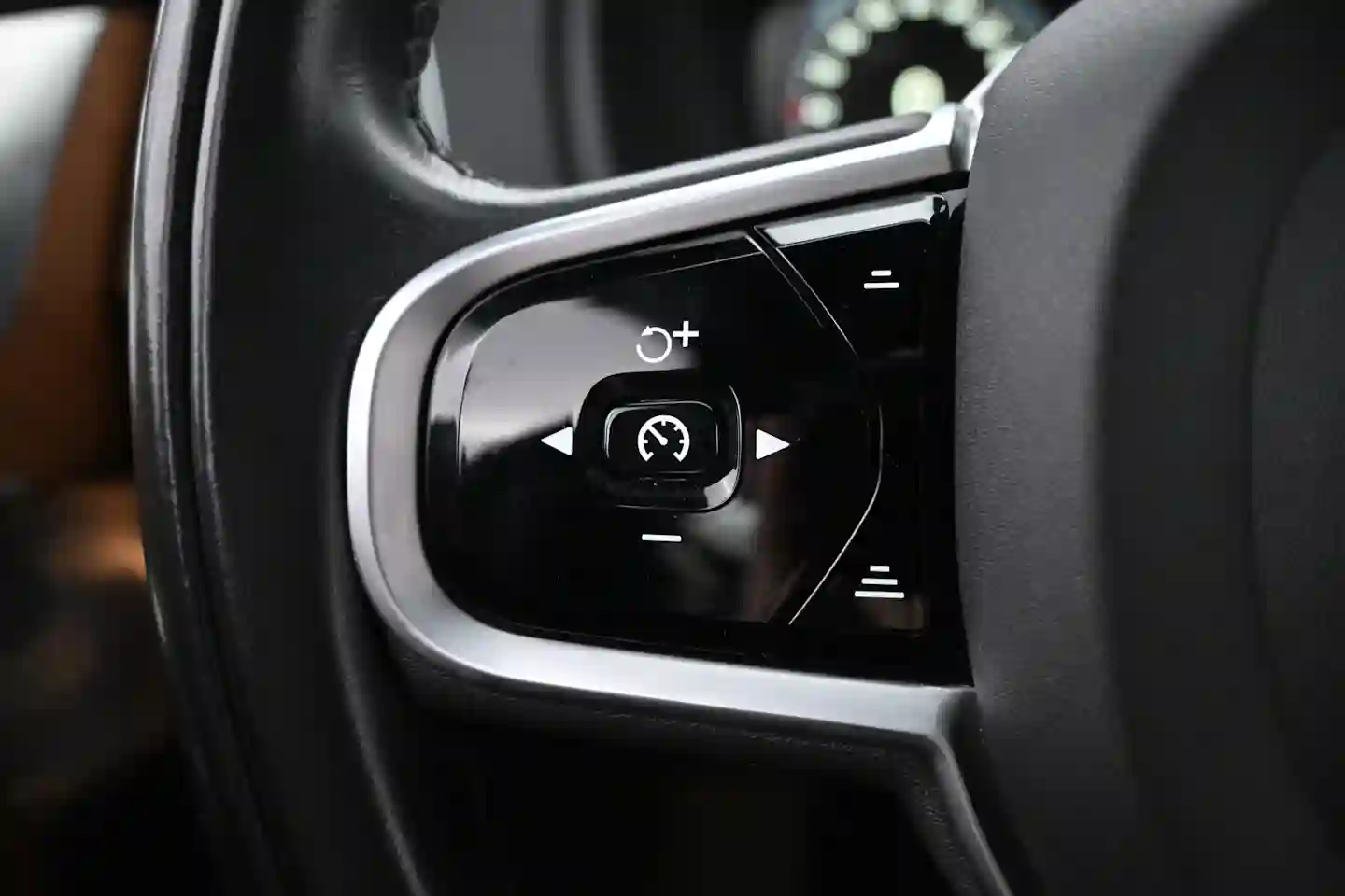 Car Image - 2hEOorAZSRaNiv26bcobif