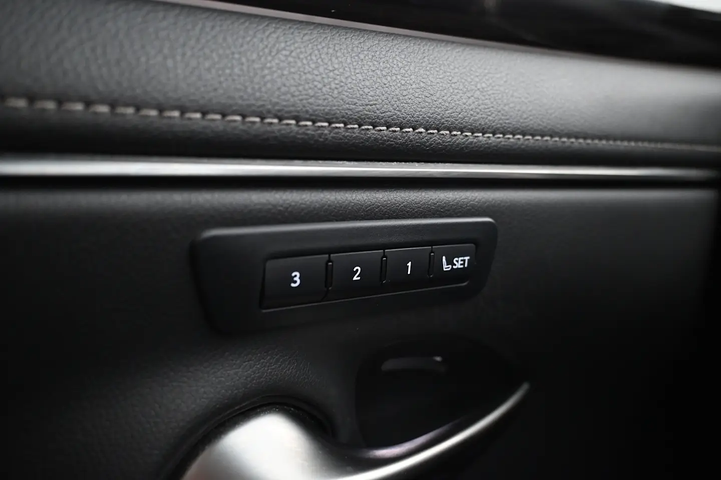 Car Image - 63x11O0UzOZKWnbv2nIHZO