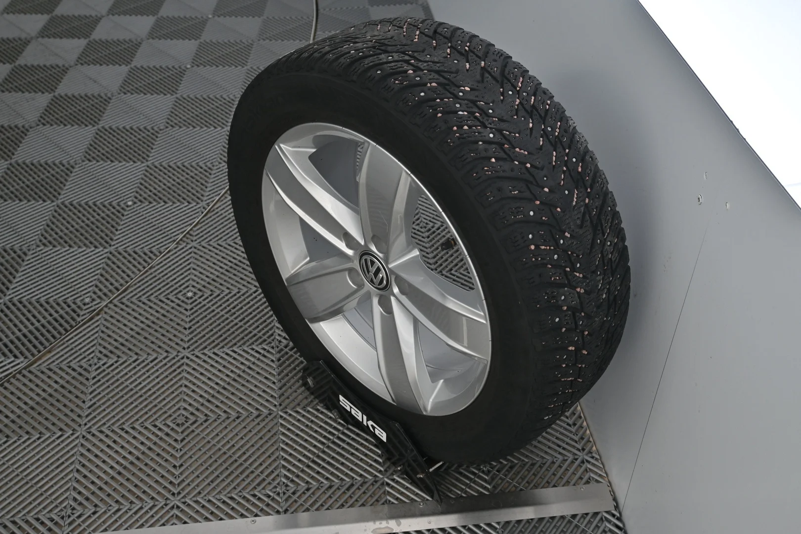 Car Image - 4lmaiNBPDDsb0yZdYsIcMC