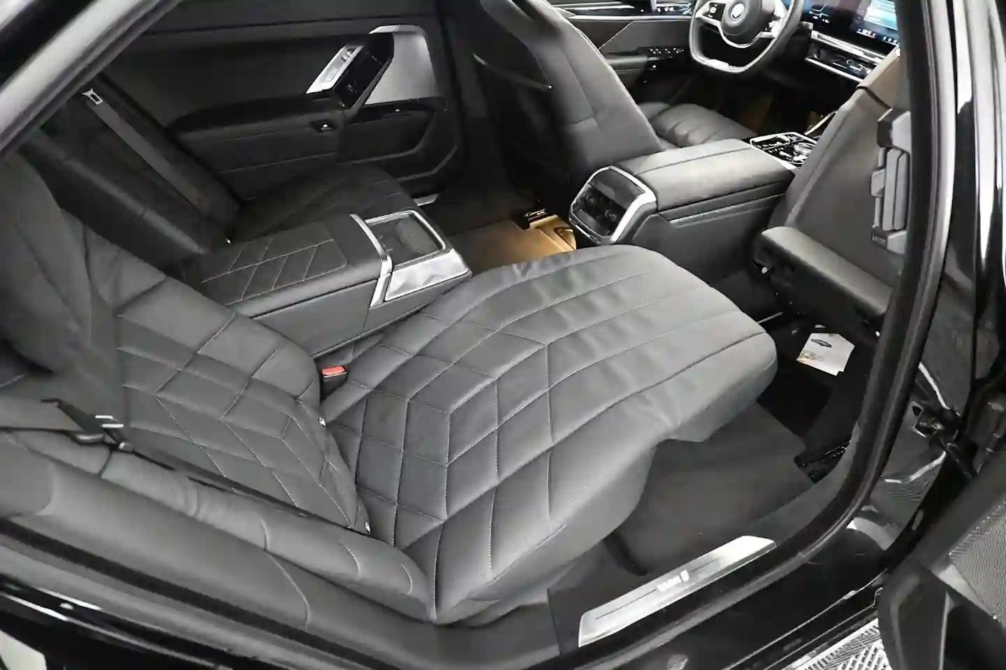 Car Image - 5az1c4F94aKq9M6FX9n1zt