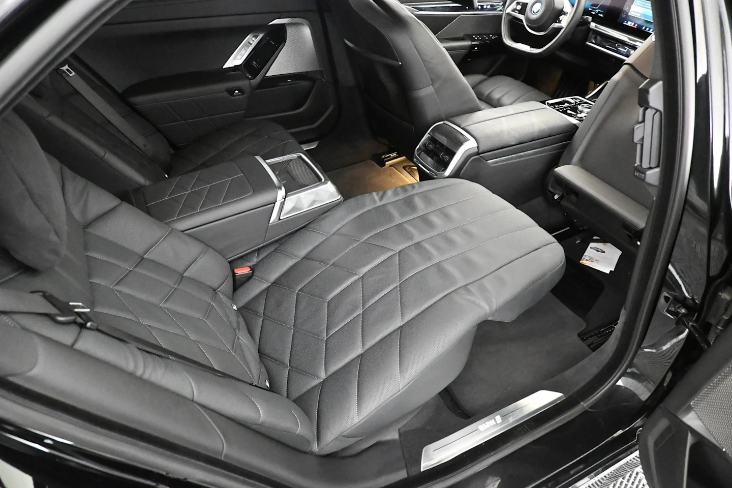 Car Image - 5az1c4F94aKq9M6FX9n1zt