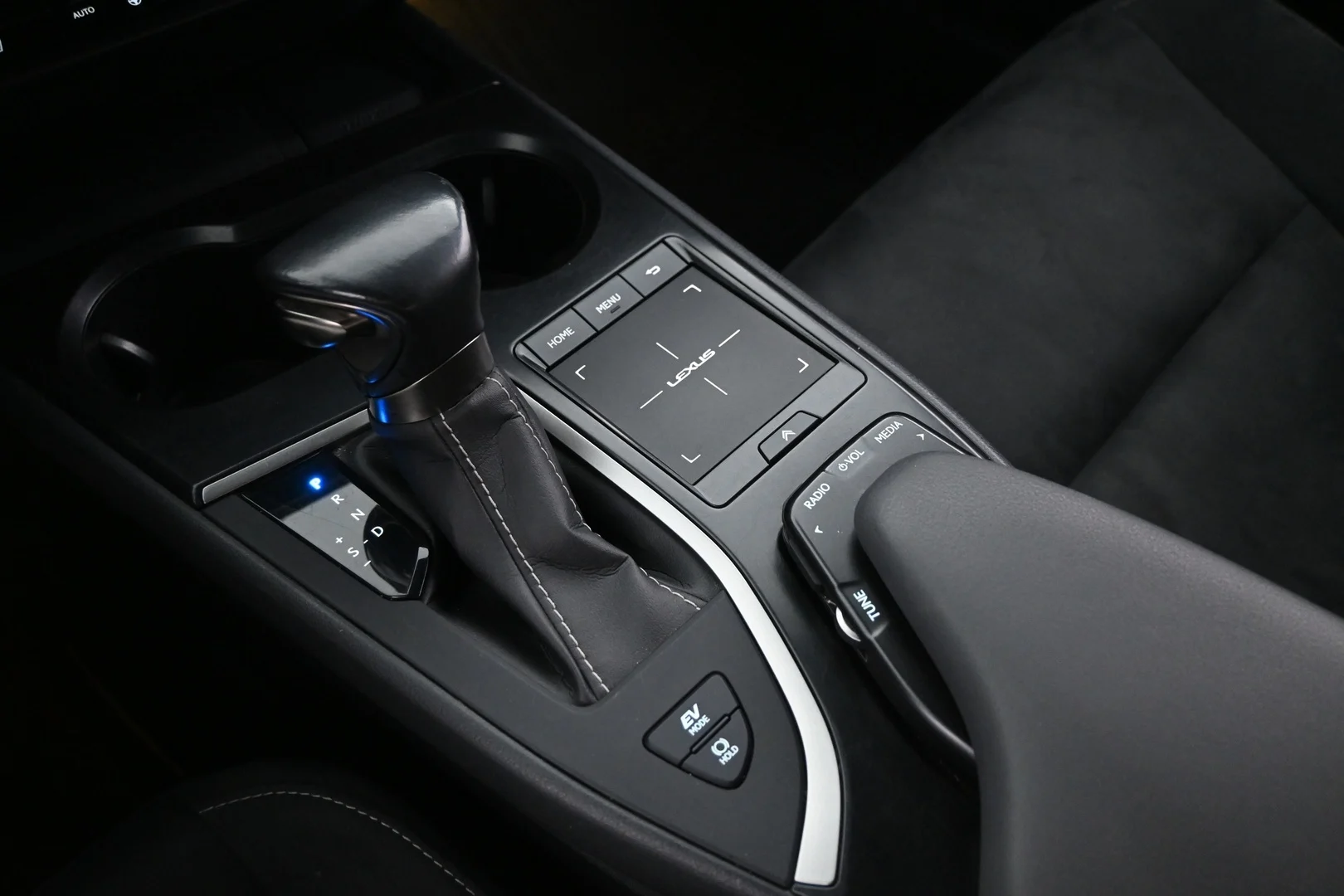 Car Image - 6L98iUJz5FVYEyFAFu5ADp