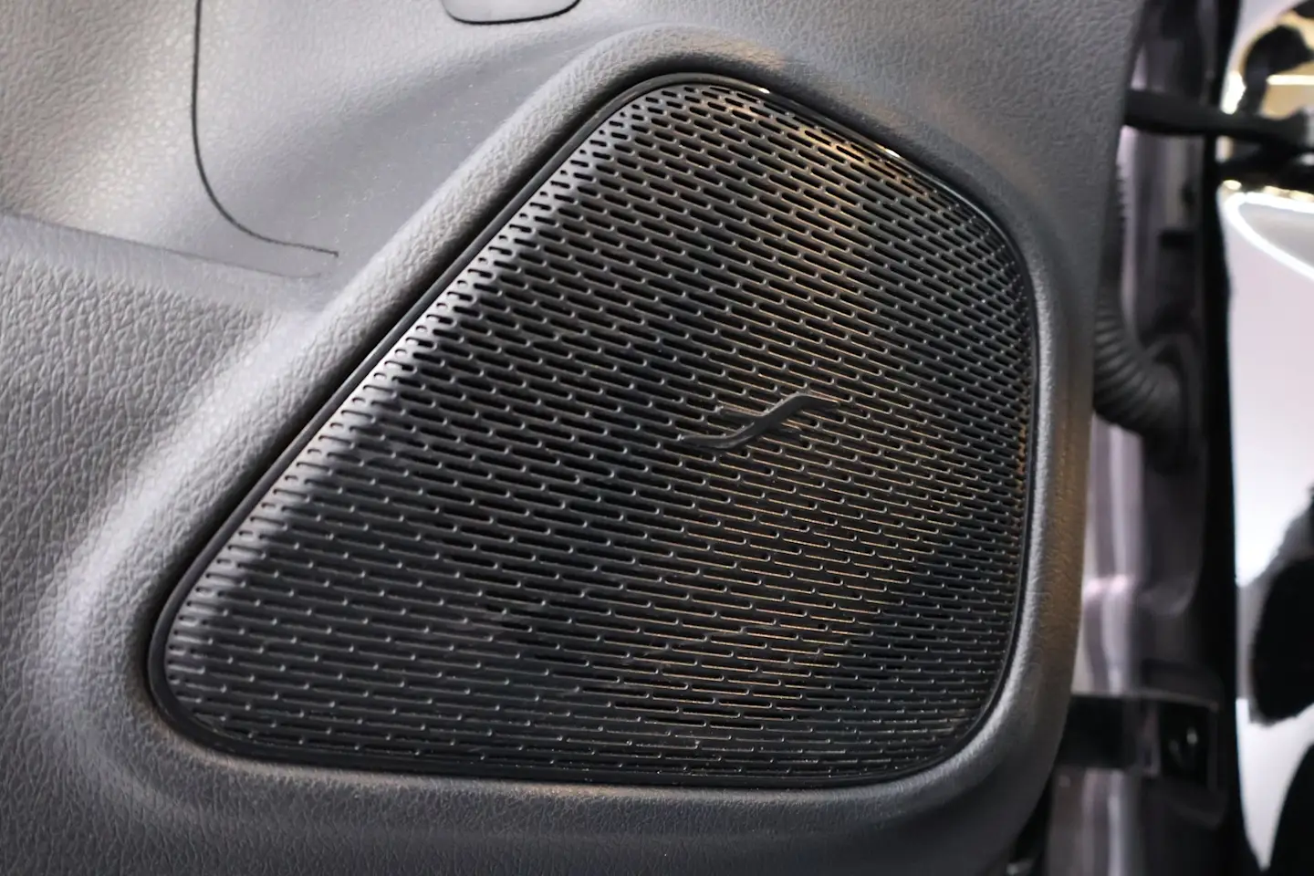 Car Image - 3HmOnuPqajLOCnADTCRnBJ