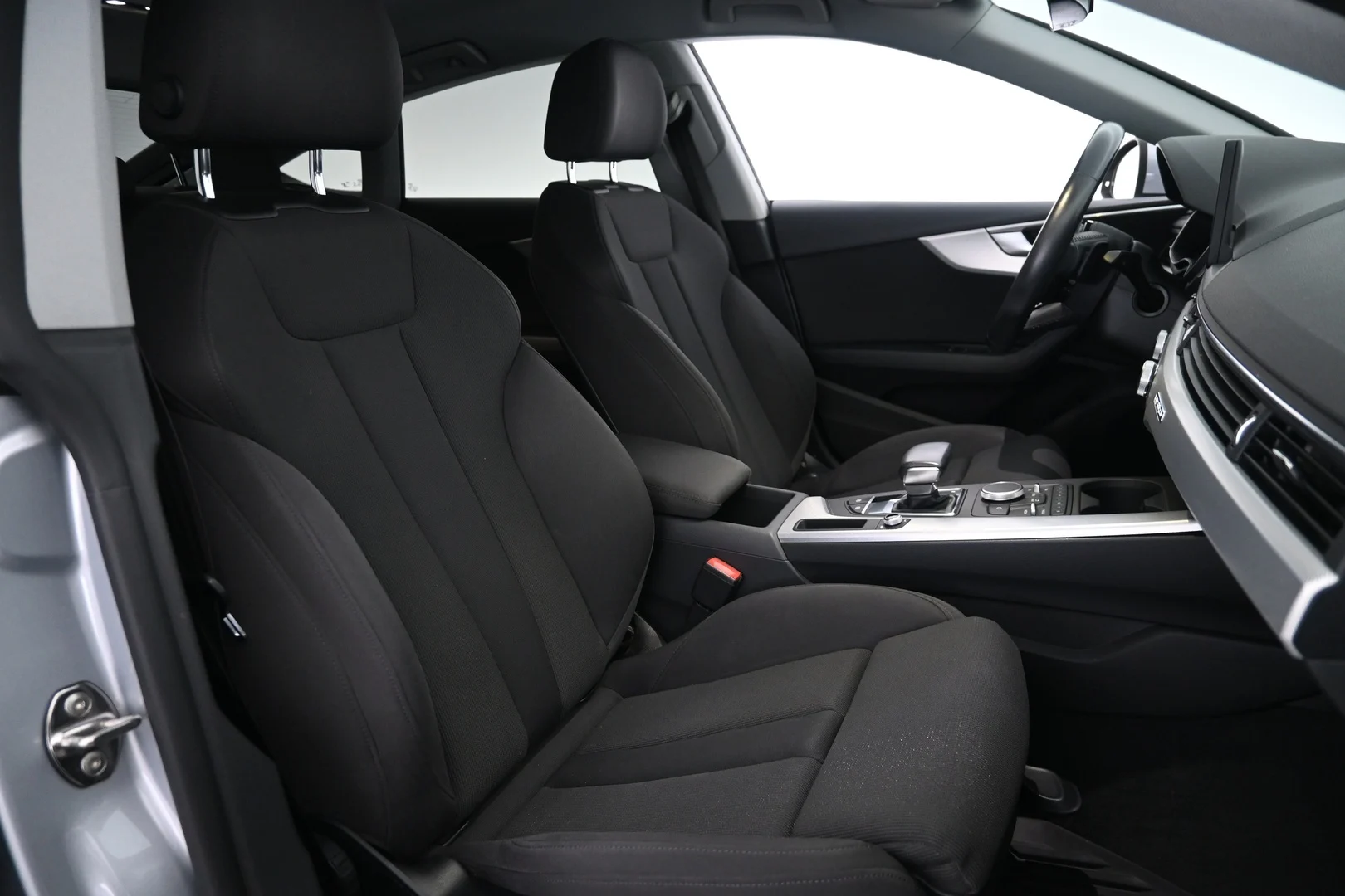 Car Image - JweUCngmssv9kn5asSLEC