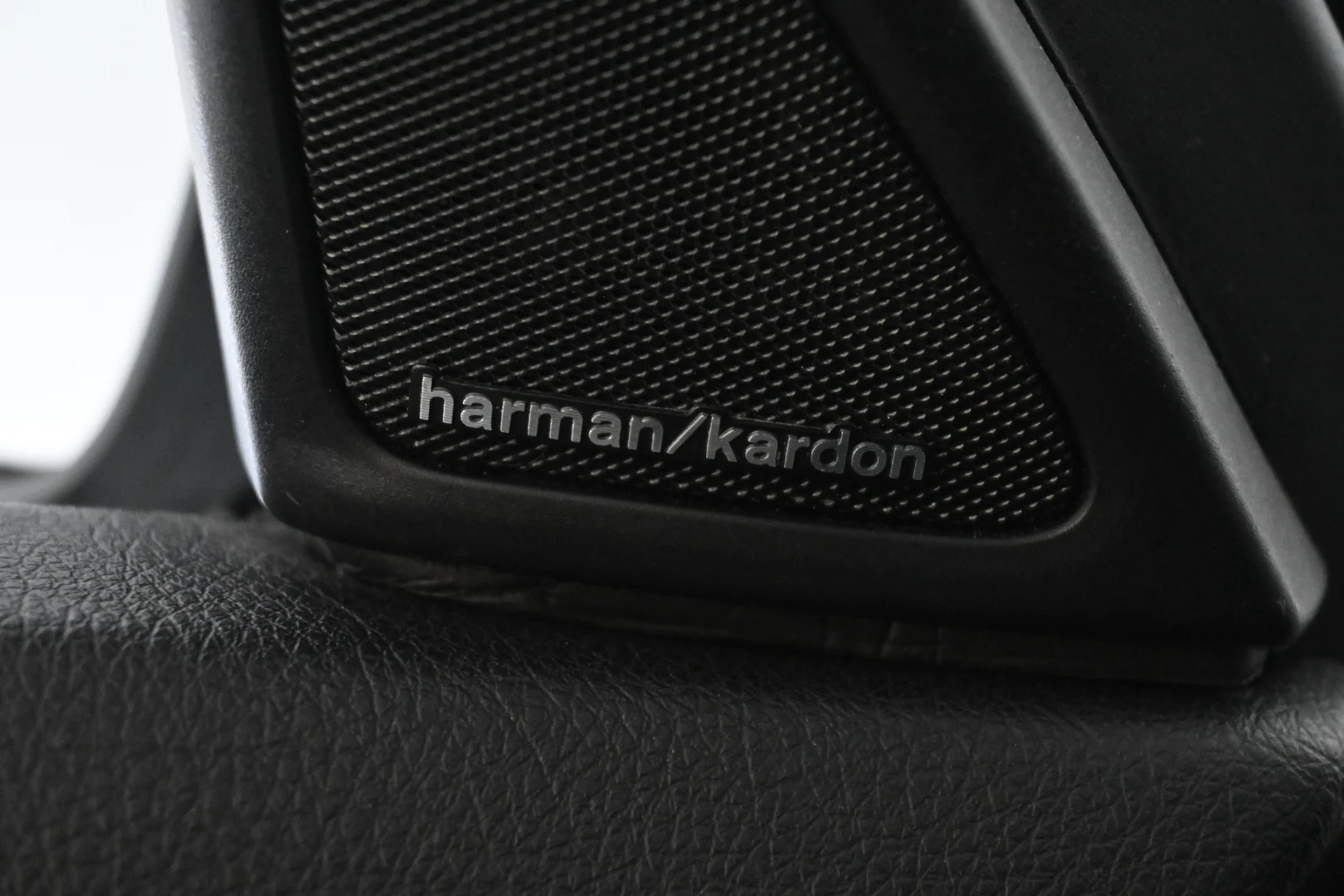 Car Image - 2Nxu3iKaGWjr40NLxiM6di