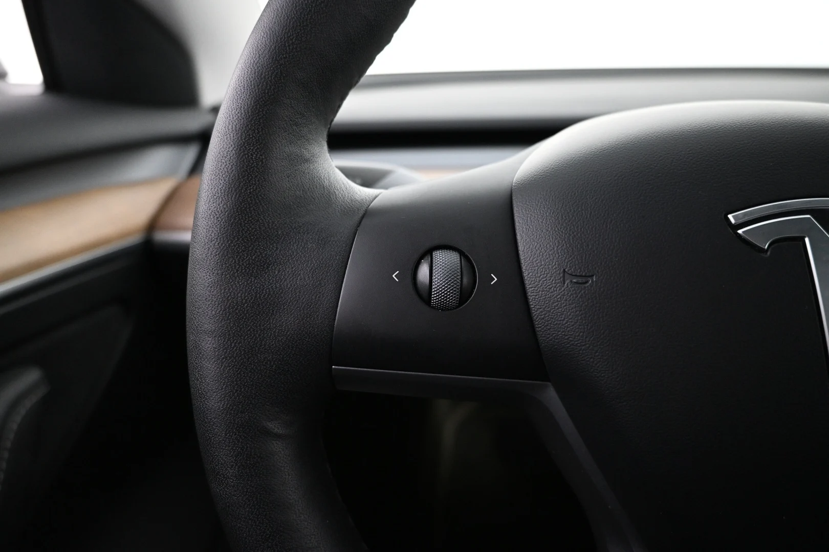 Car Image - 5mtF6IhTFhcKiG6rx52i4B