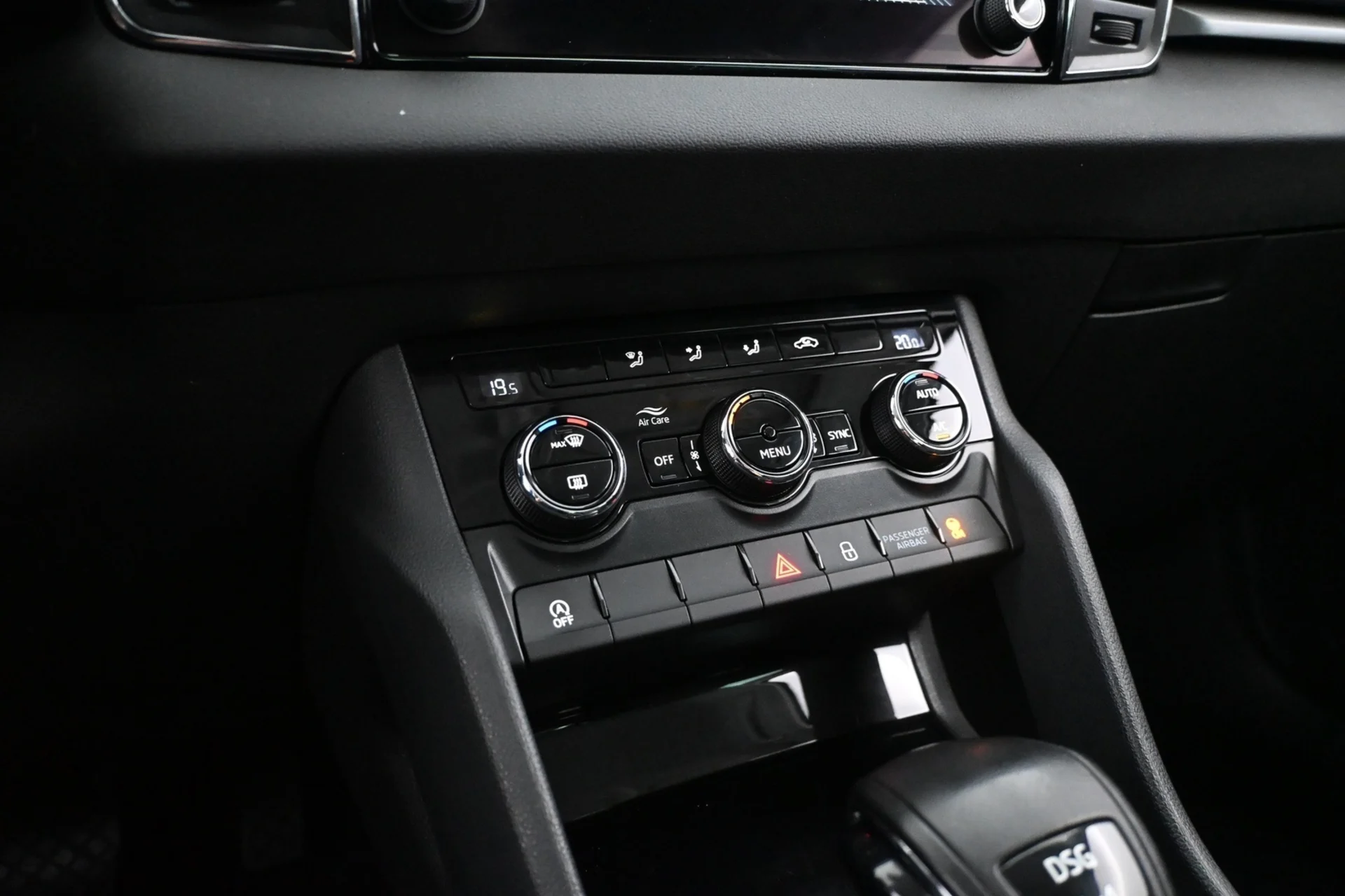 Car Image - 27ApwB9vBT6s1x1Sry2OyV