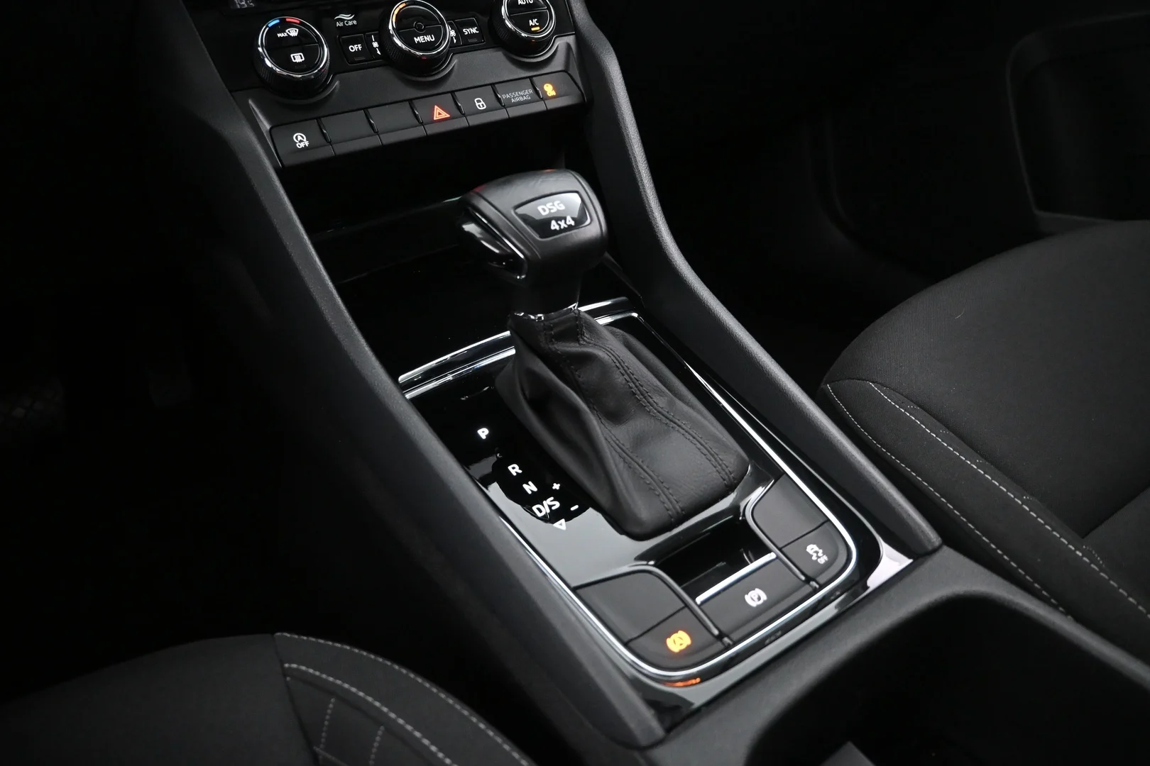 Car Image - 27ApwB9vBT6s1x1Sry2OyV