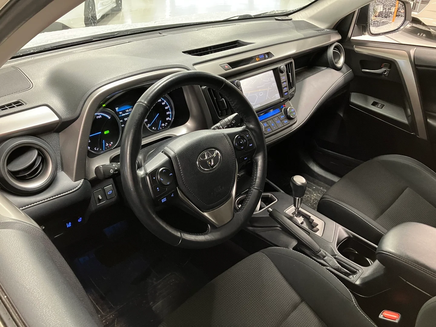 Car Image - 3zIr8Q4LMy4ZUzqhwp7XzE