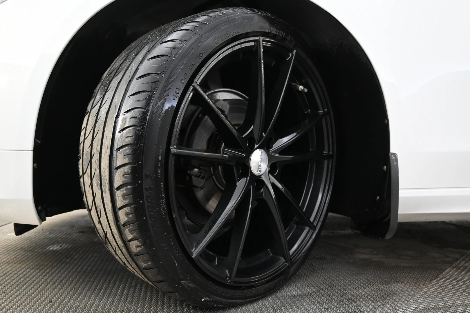 Car Image - 3feLLQ9NGwuVBxNd0KHm89