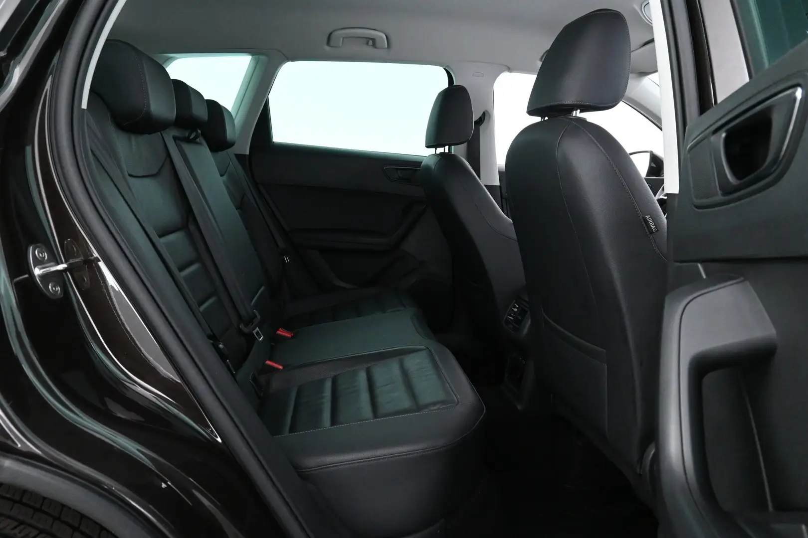 Car Image - 39ngd8bsj3lVx5vwpIq6Gv