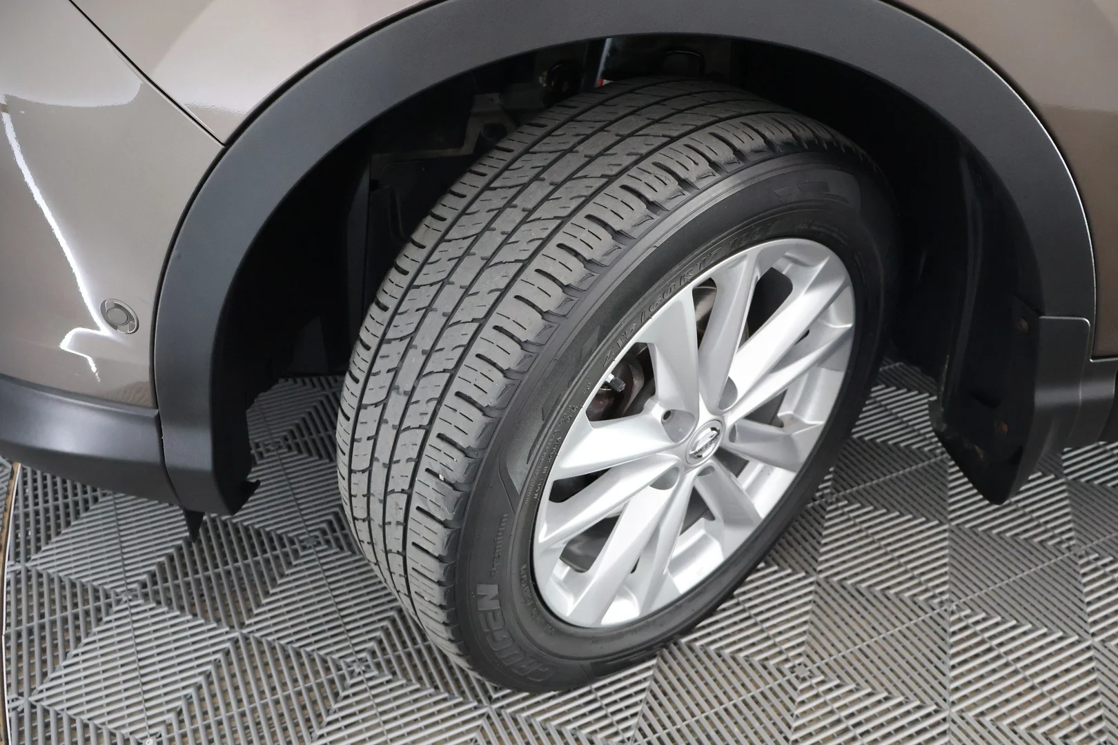 Car Image - phzv1L3SRPmRvWRb7ELcD
