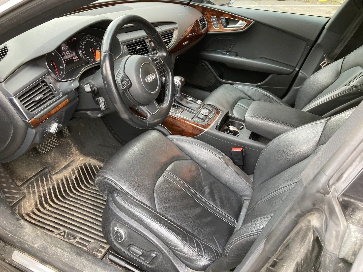 Car Image - 28AZoKkOfLdbVYApqUvyqu