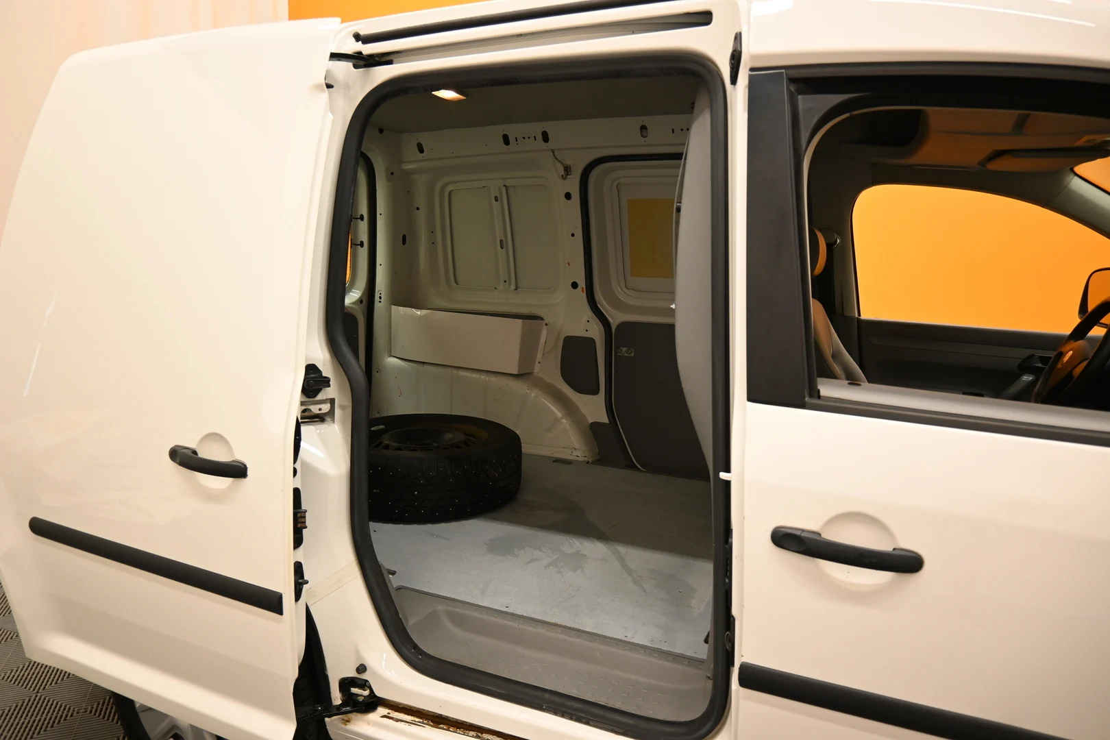 Car Image - 1qVVGJm7D5wfBsvIJ0WUxf
