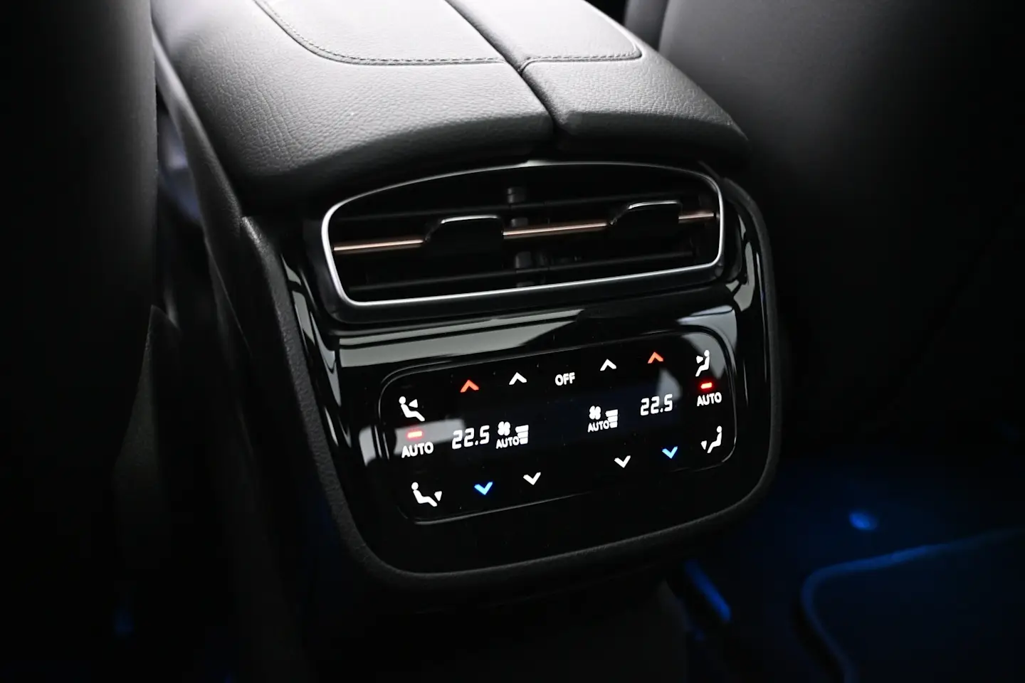 Car Image - YZsvKmSX3B2CfZTeS5uFX