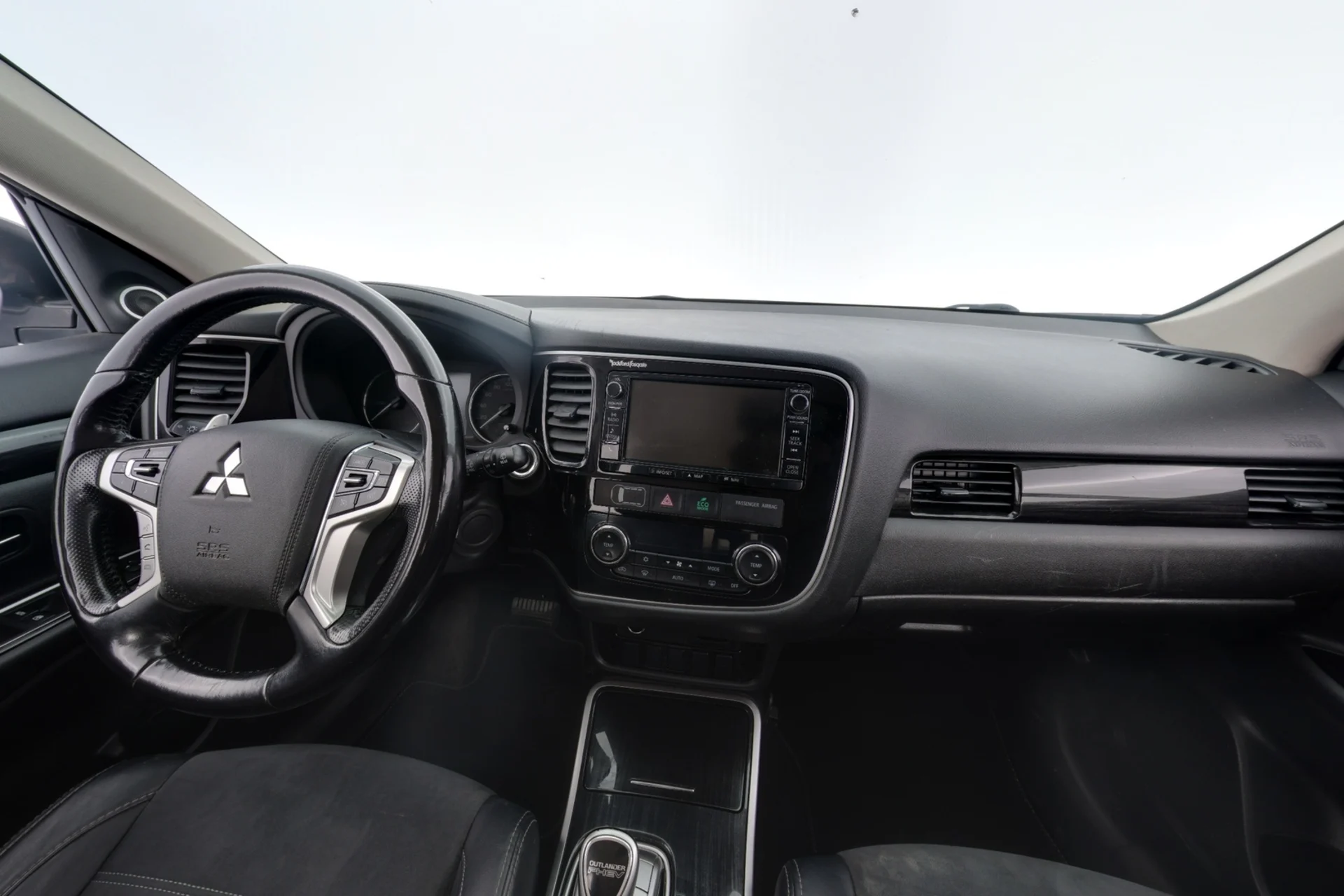 Car Image - 4Ym8lT3vHlbhAoj3nLgusf