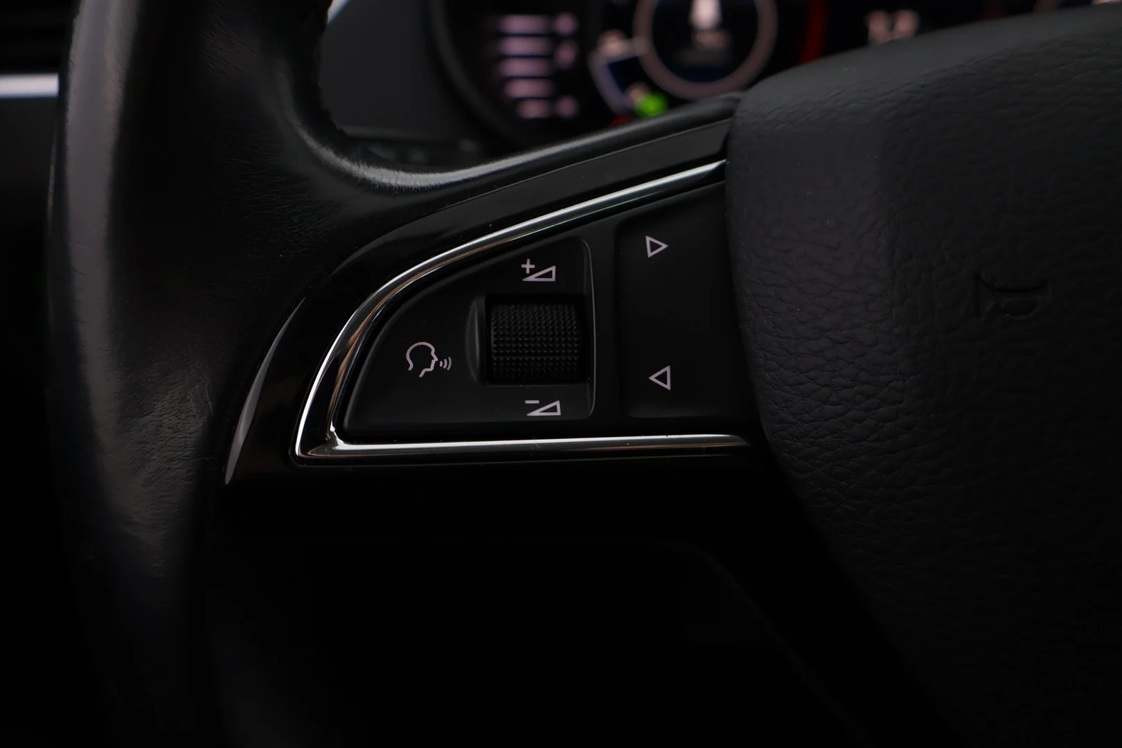 Car Image - 3wrO0wDRWv4ysyW56UTIvJ