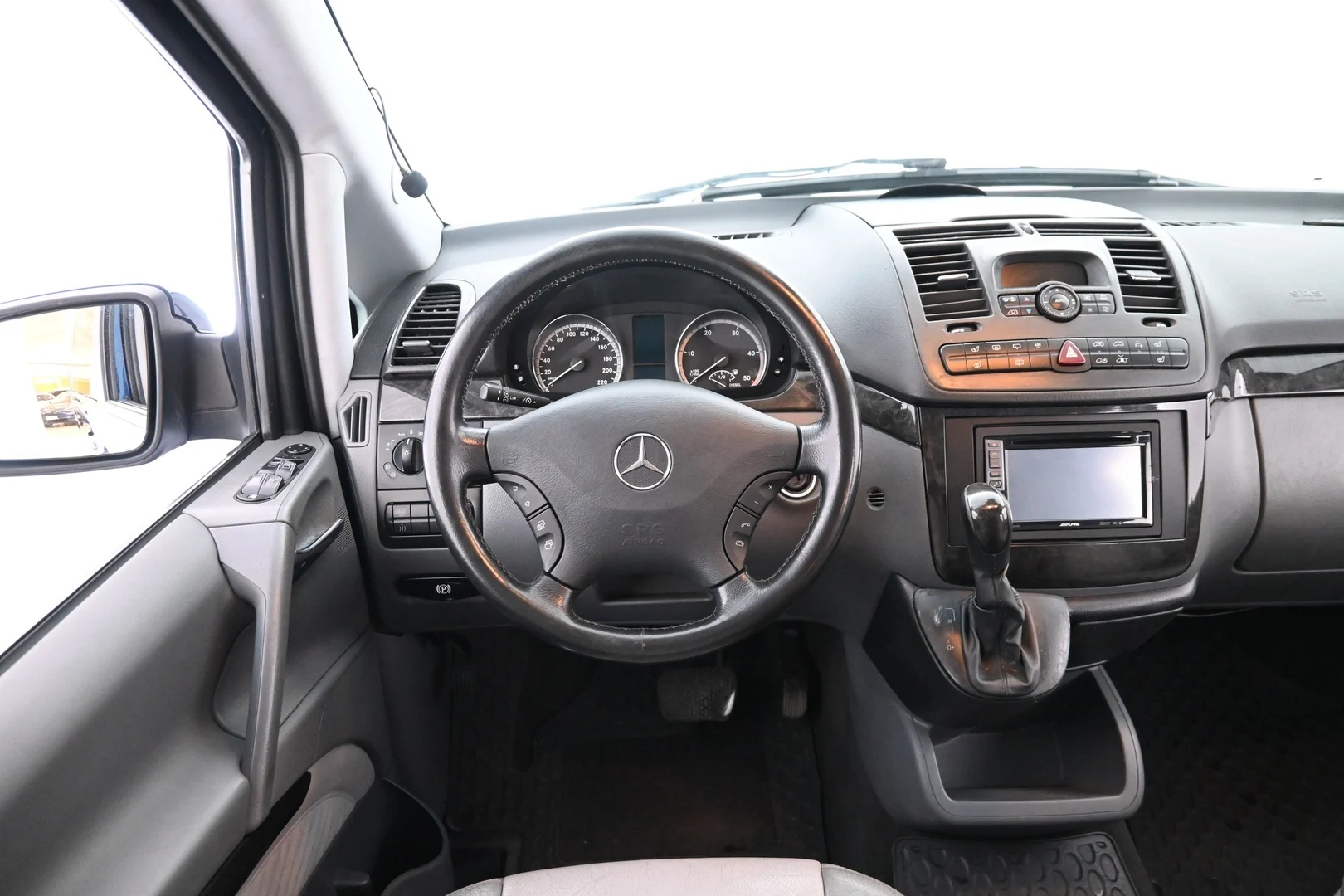 Car Image - 7DhOgUiMj15NMxEpeNlcWp
