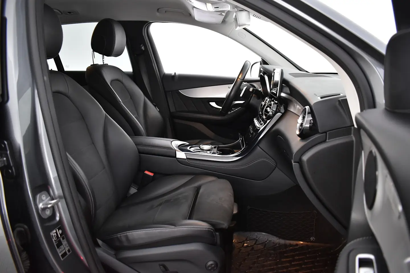Car Image - 7HQq3MOQRnGI3ByDvxHblg