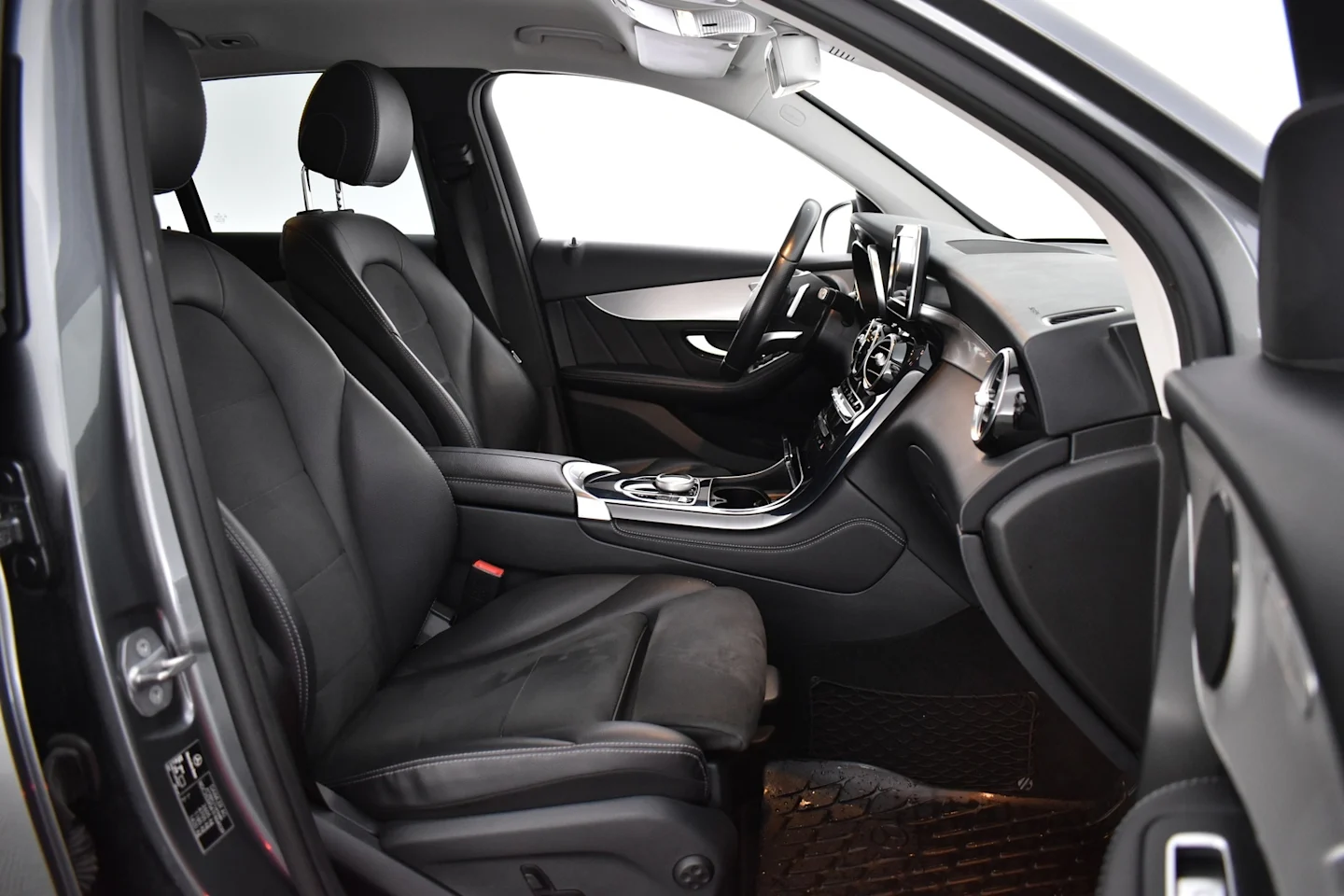 Car Image - 7HQq3MOQRnGI3ByDvxHblg