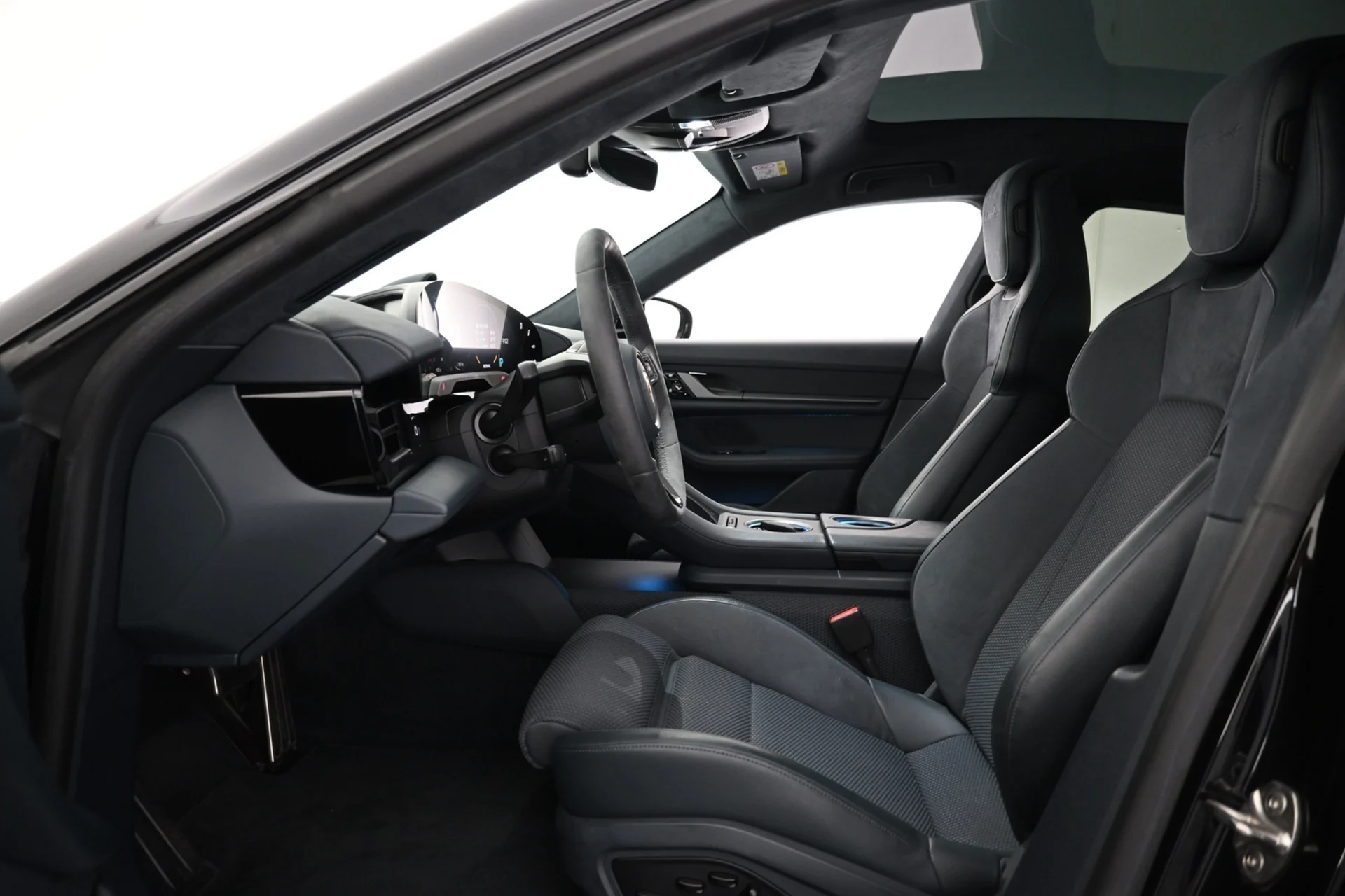 Car Image - 4e2smCtYlLPbQXNsz48pjY