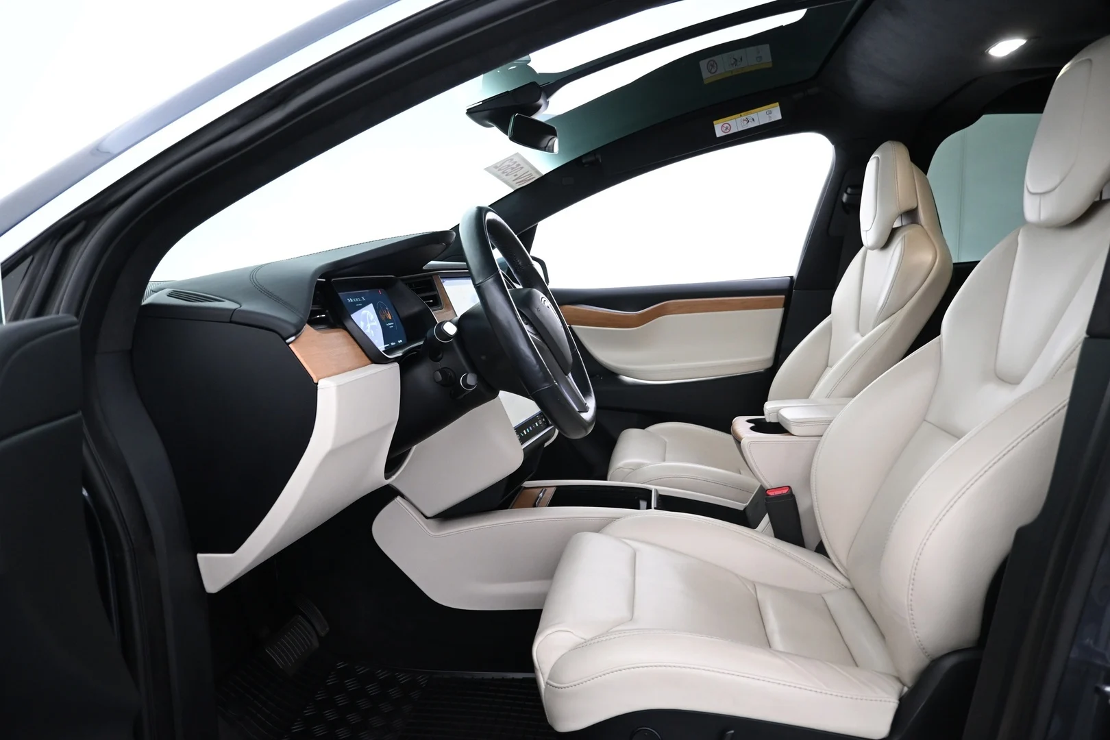Car Image - 2tU9JvuxyPM0ZUGT5mooG2