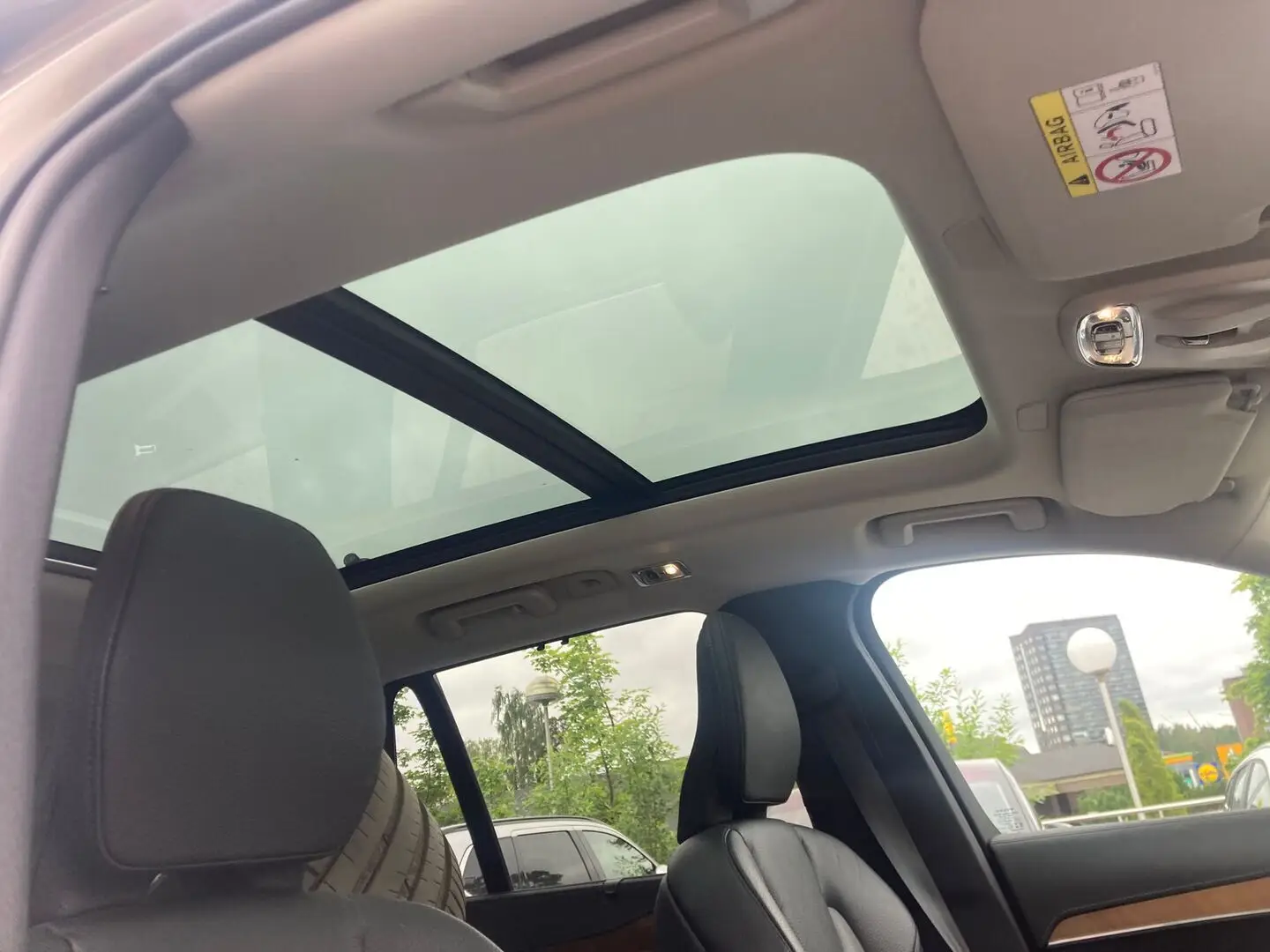 Car Image - krzBiMmox9CyMqQsI62QZ