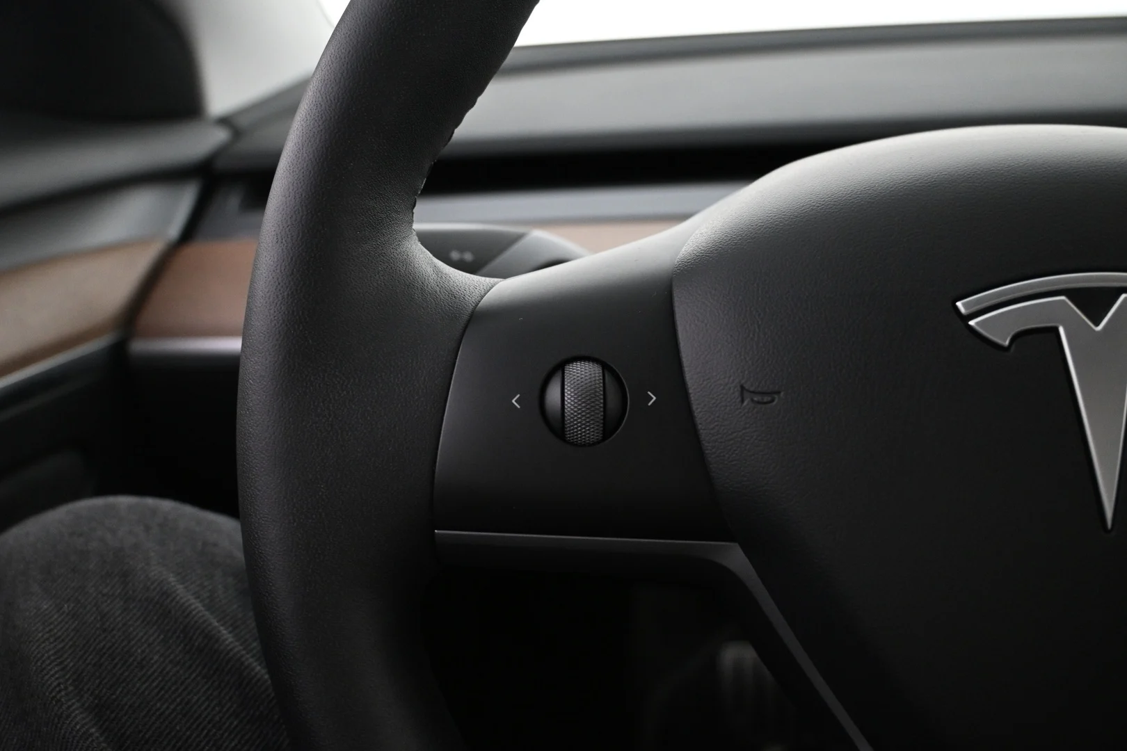Car Image - 6usrxeYFo9gU9nqQrGiQpm