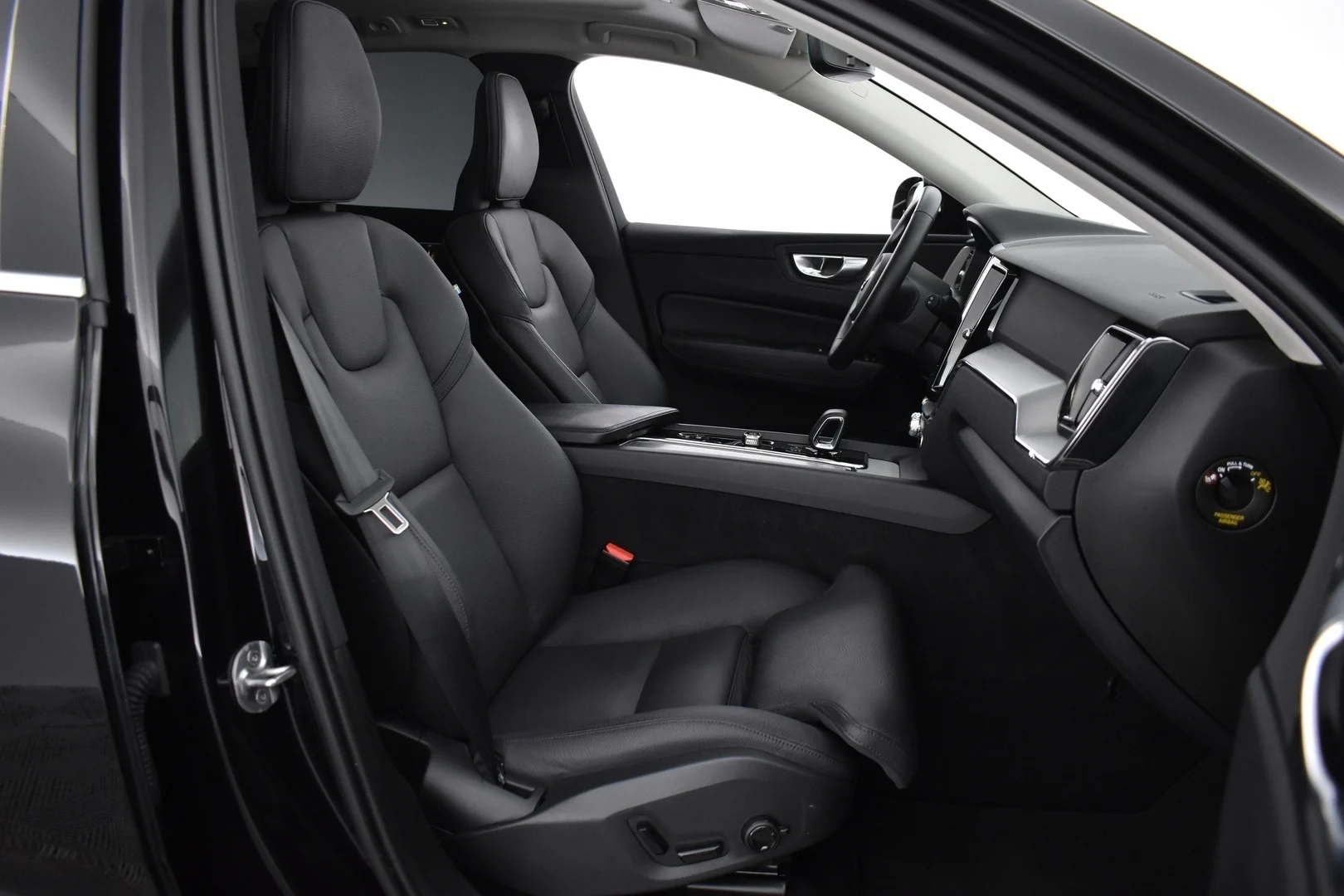 Car Image - UkDHRV7B0gWjFV2qsPc2e