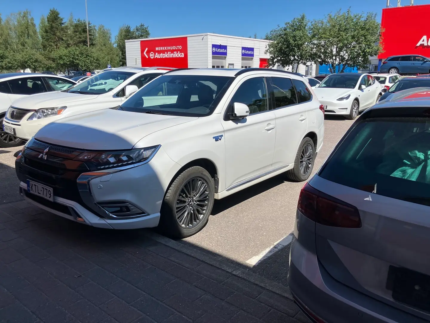 Car Image - Vhmmq534zb6wKsfnTsJz1