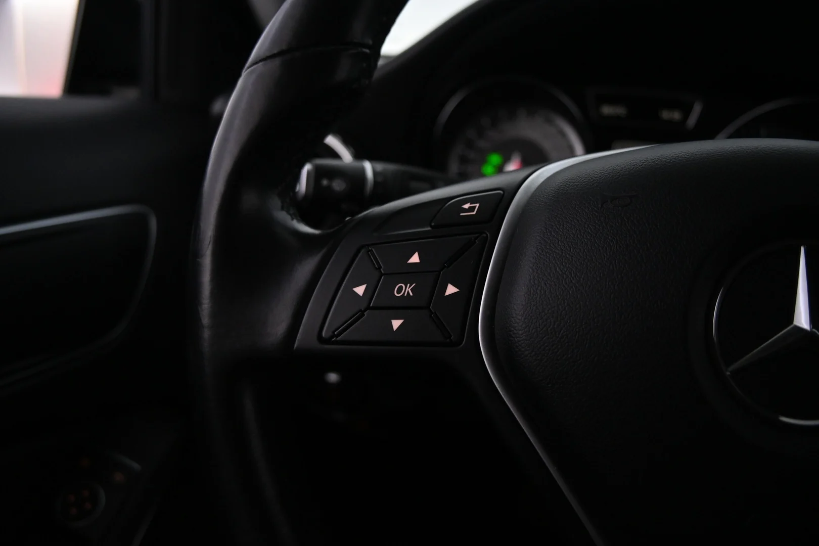 Car Image - 5Zr5NtqZt8tZWs1wMDA8FQ