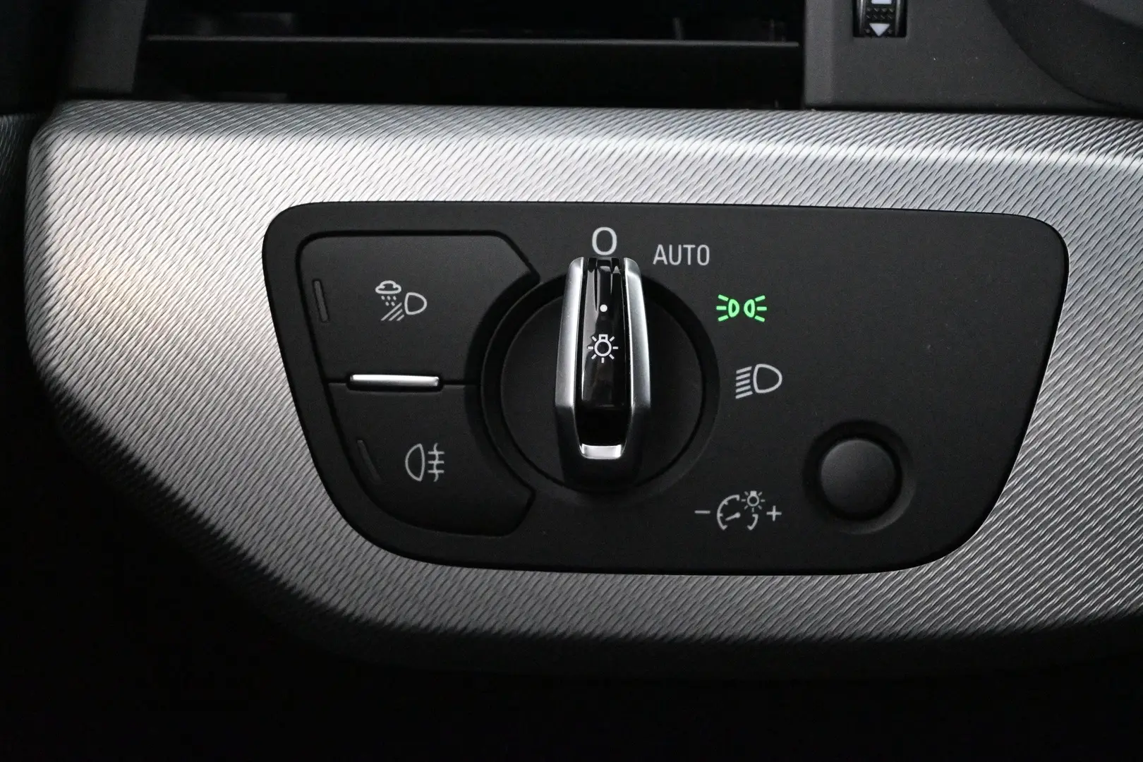 Car Image - 63aQjL39zCc7r7GE8A6l1b