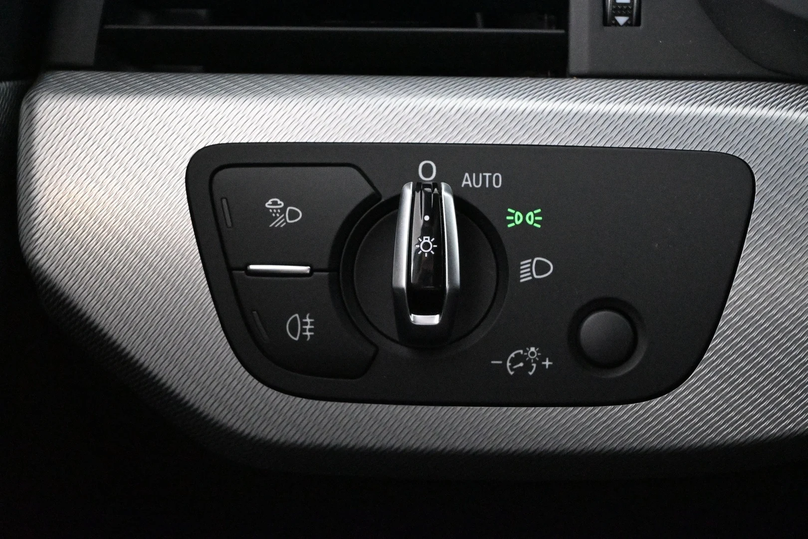Car Image - 63aQjL39zCc7r7GE8A6l1b