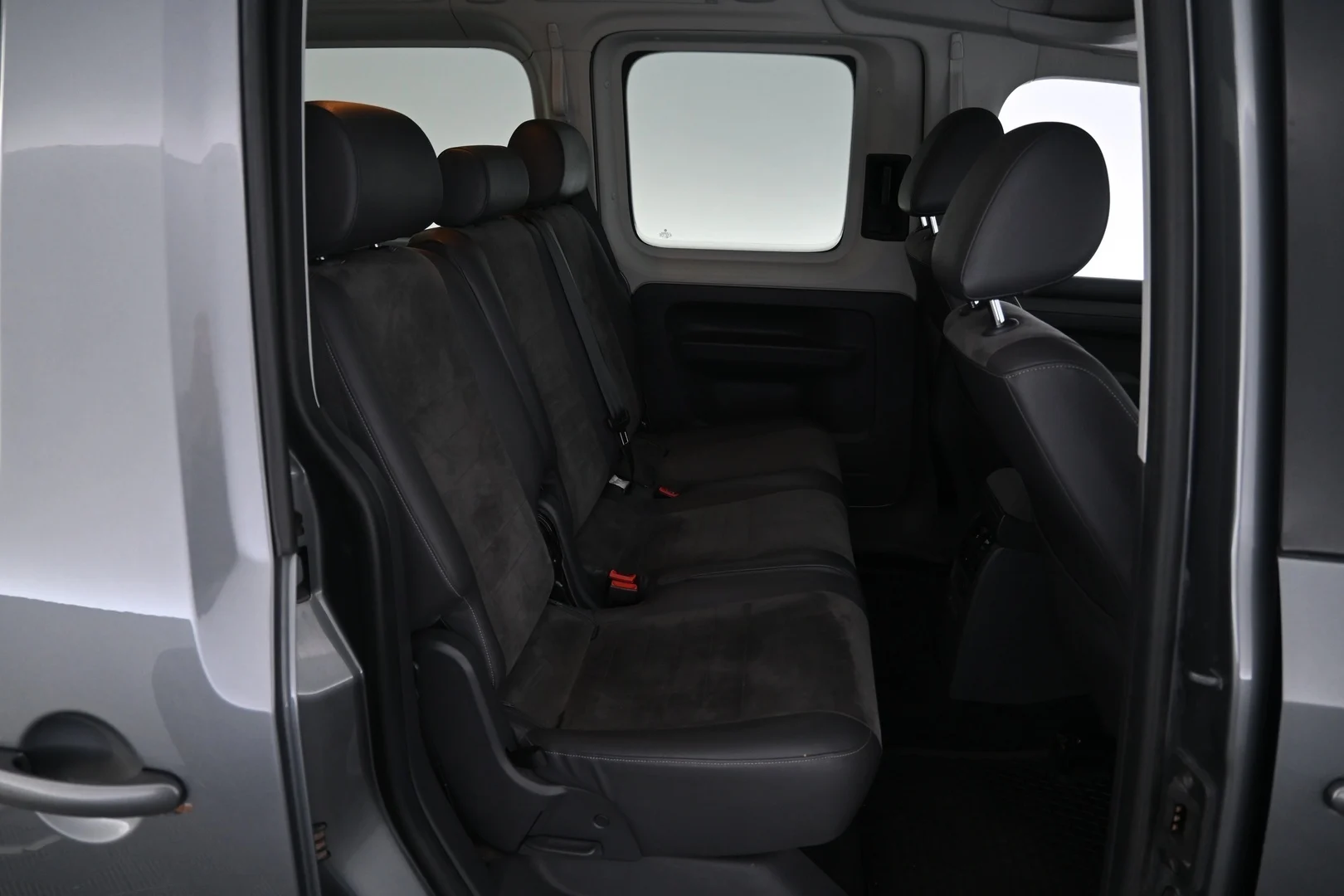 Car Image - 2rgrCGjILkFATe0fjZKtJn