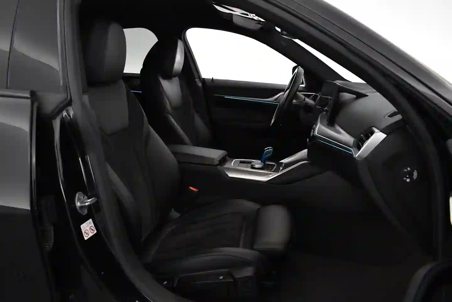 Car Image - Yb0MM4w2iCKx0HppUfW64
