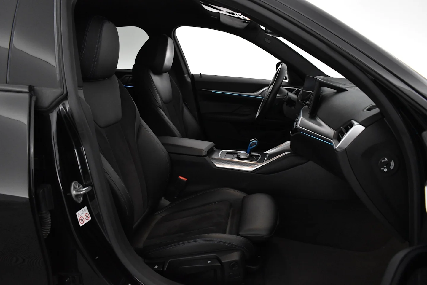 Car Image - Yb0MM4w2iCKx0HppUfW64