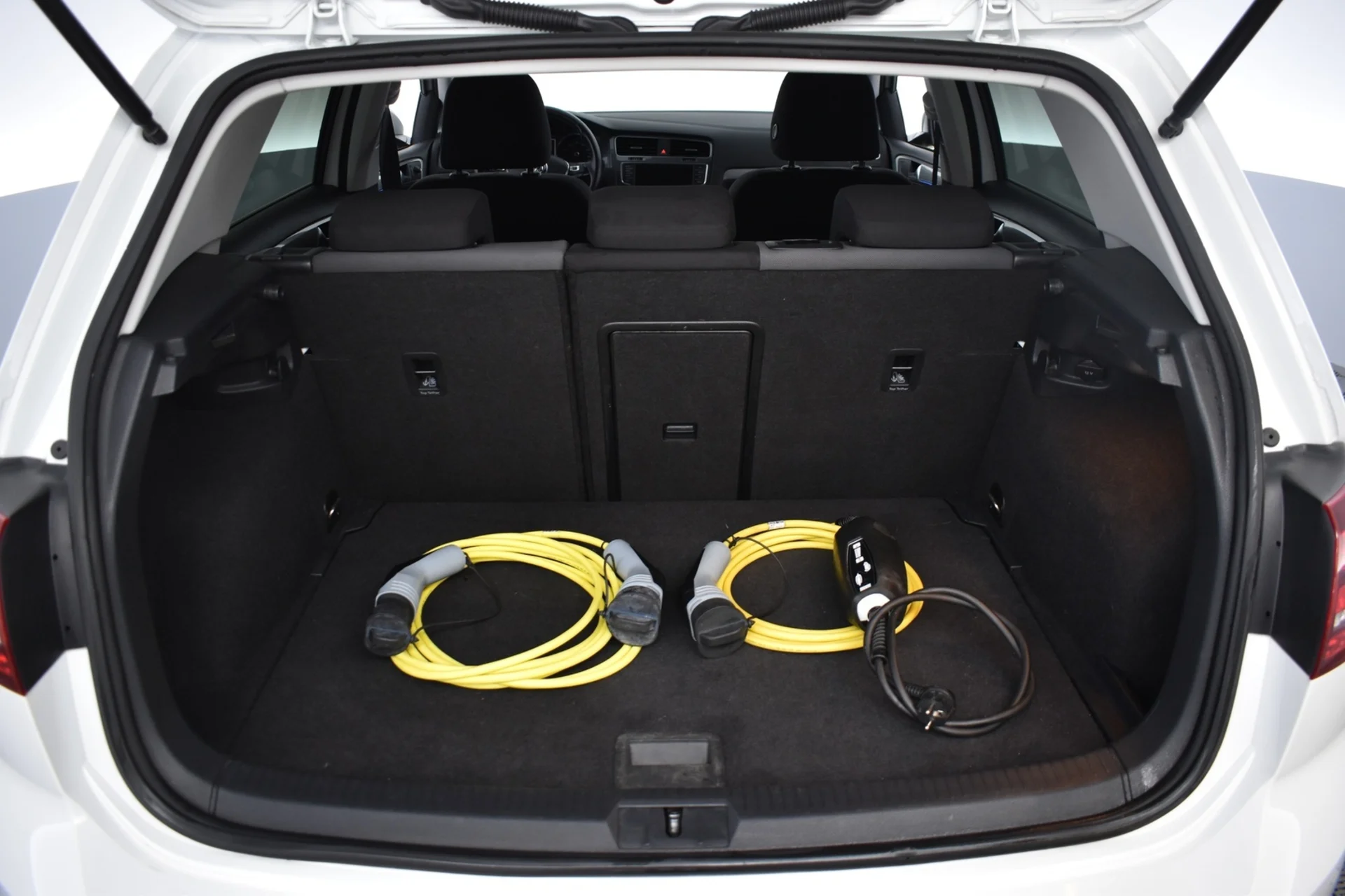 Car Image - 1G8w1YQz2k6G6XBdEaAL7t