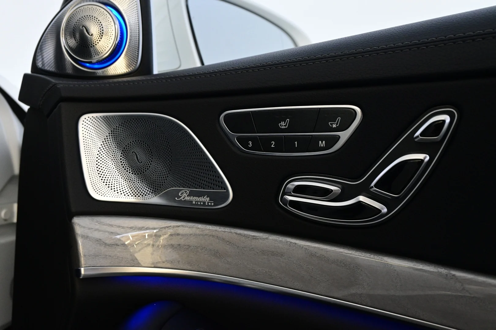 Car Image - 2D5pwRwp0TPwkIjVdKKqHT