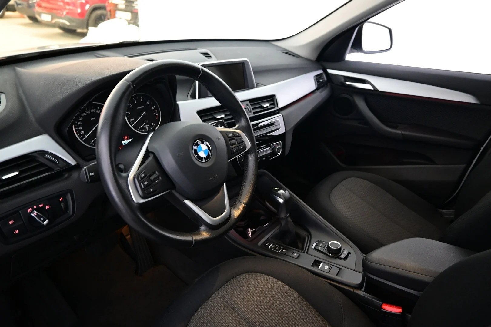 Car Image - 4DXB0UyuswgJX8mxPI5qSO