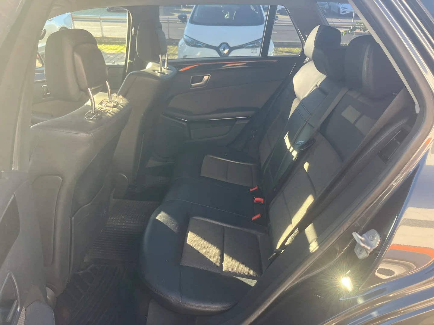 Car Image - 5q0XoRUXcS6NZjWccPIXrn