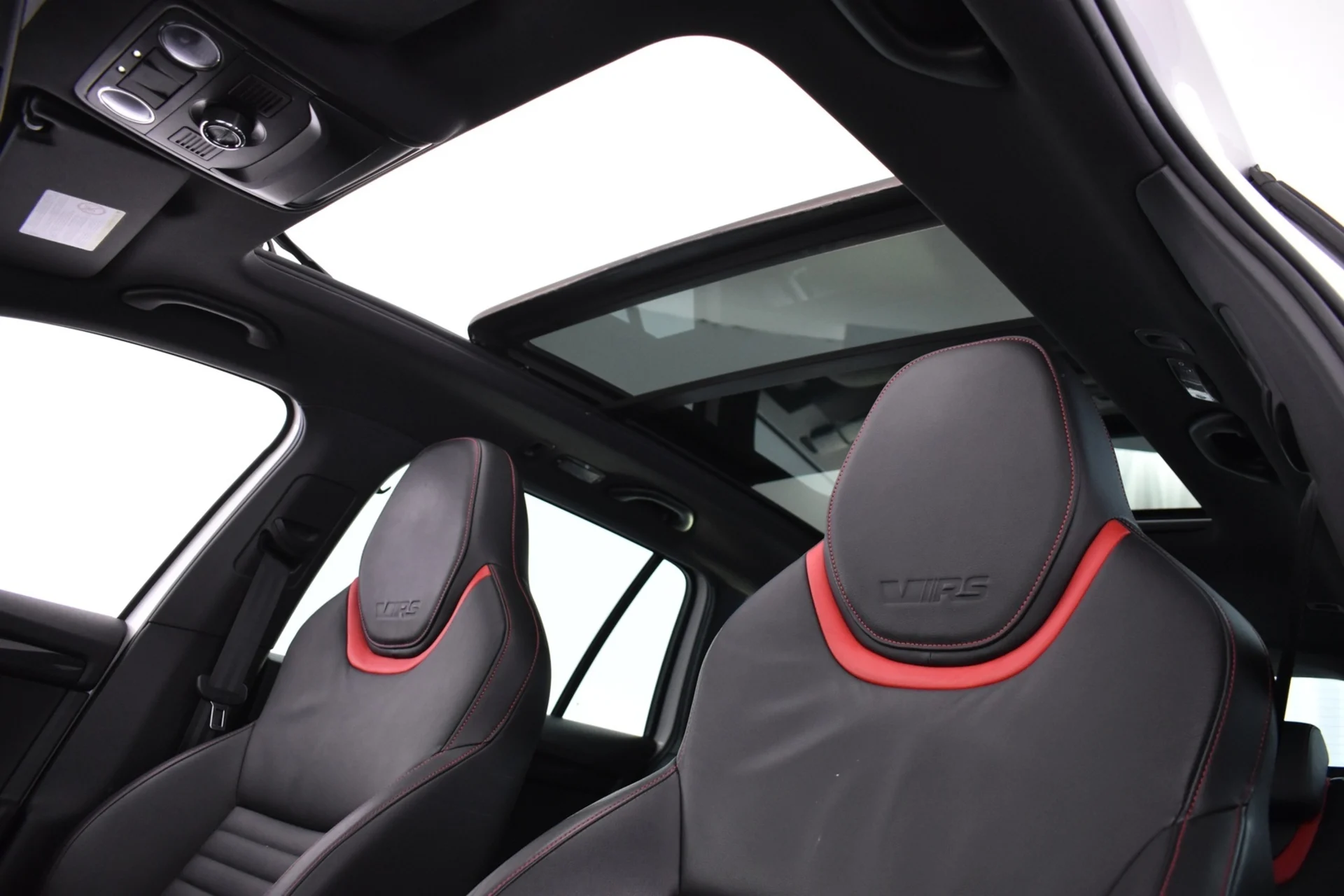 Car Image - 4qOYpgaHvDrwNu5xMOXfRt