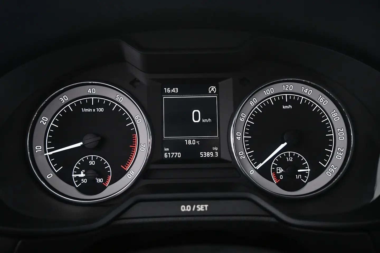 Car Image - 4But6q5vdHrxx0dqfQvisu